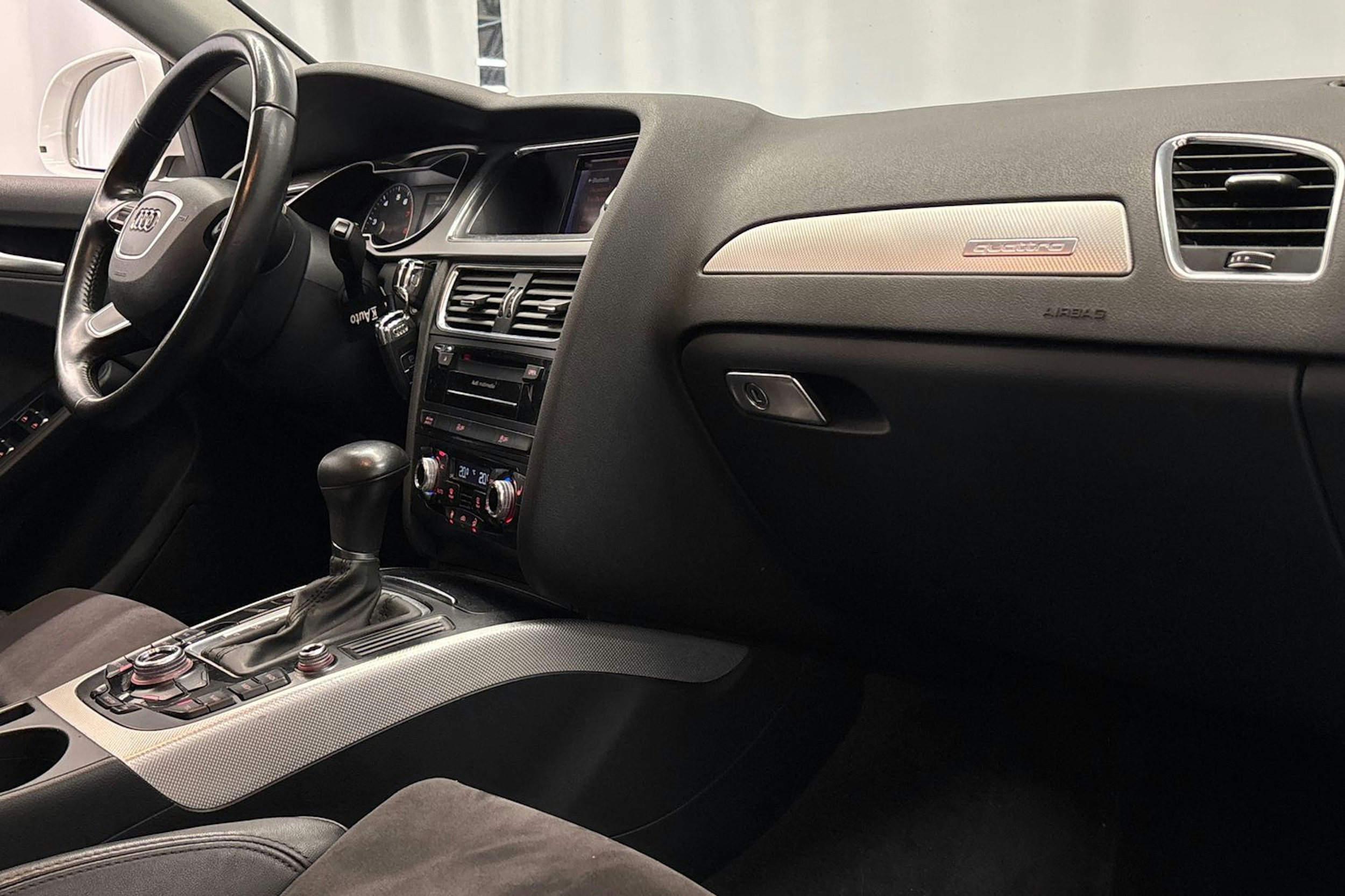 valkoinen Audi A4 allroad quattro 2013 kuva 11.