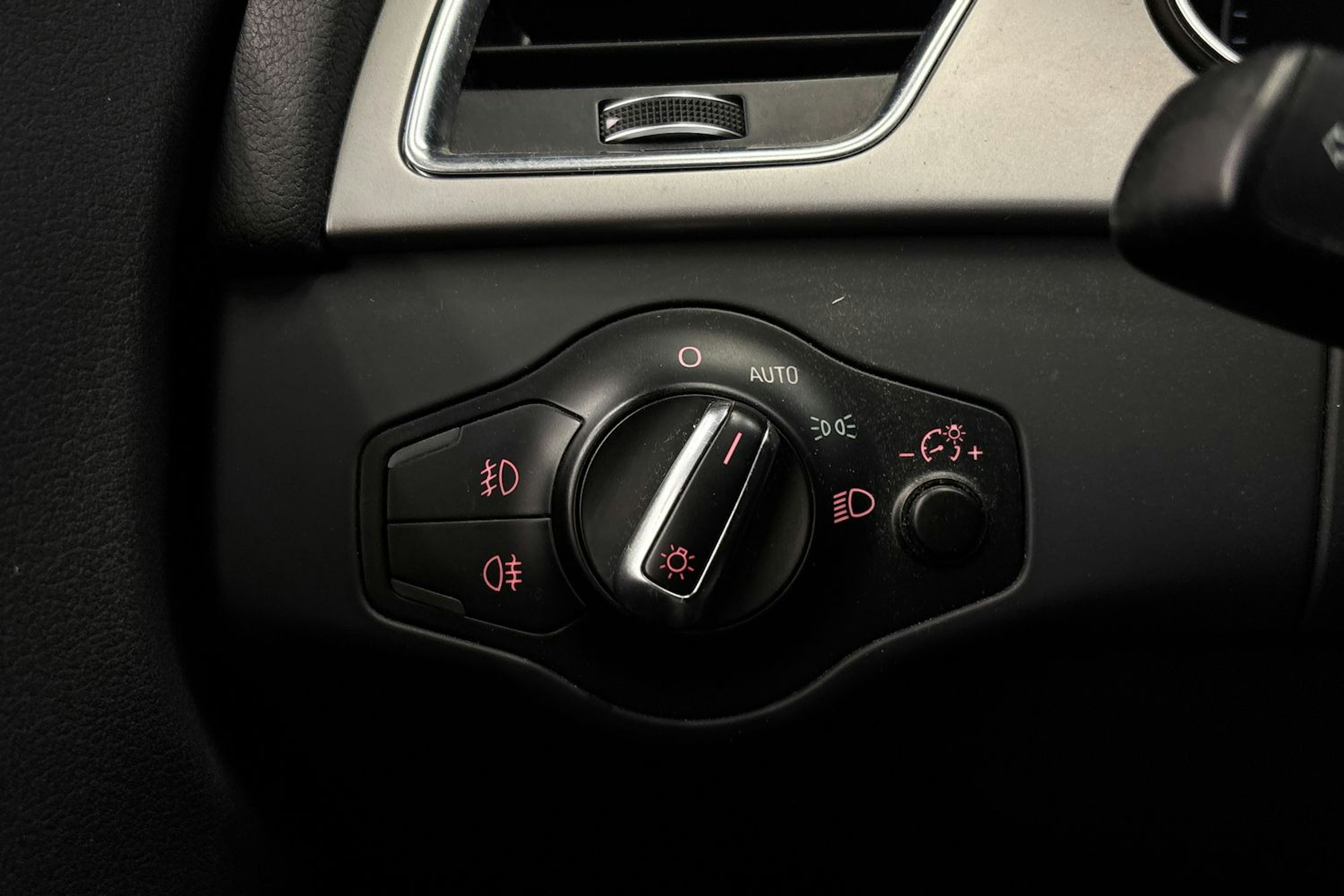 valkoinen Audi A4 allroad quattro 2013 kuva 18.