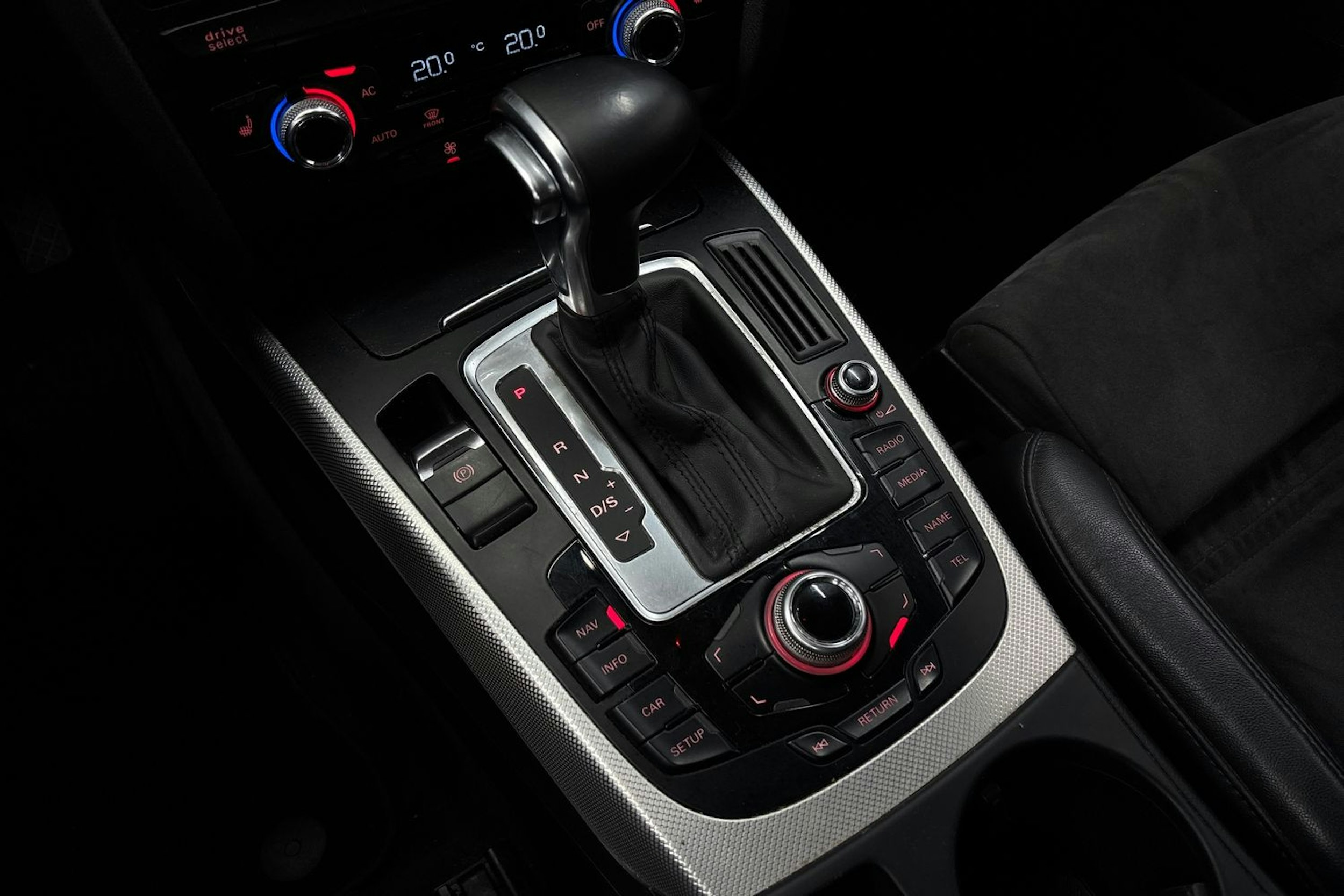 valkoinen Audi A4 allroad quattro 2013 kuva 23.