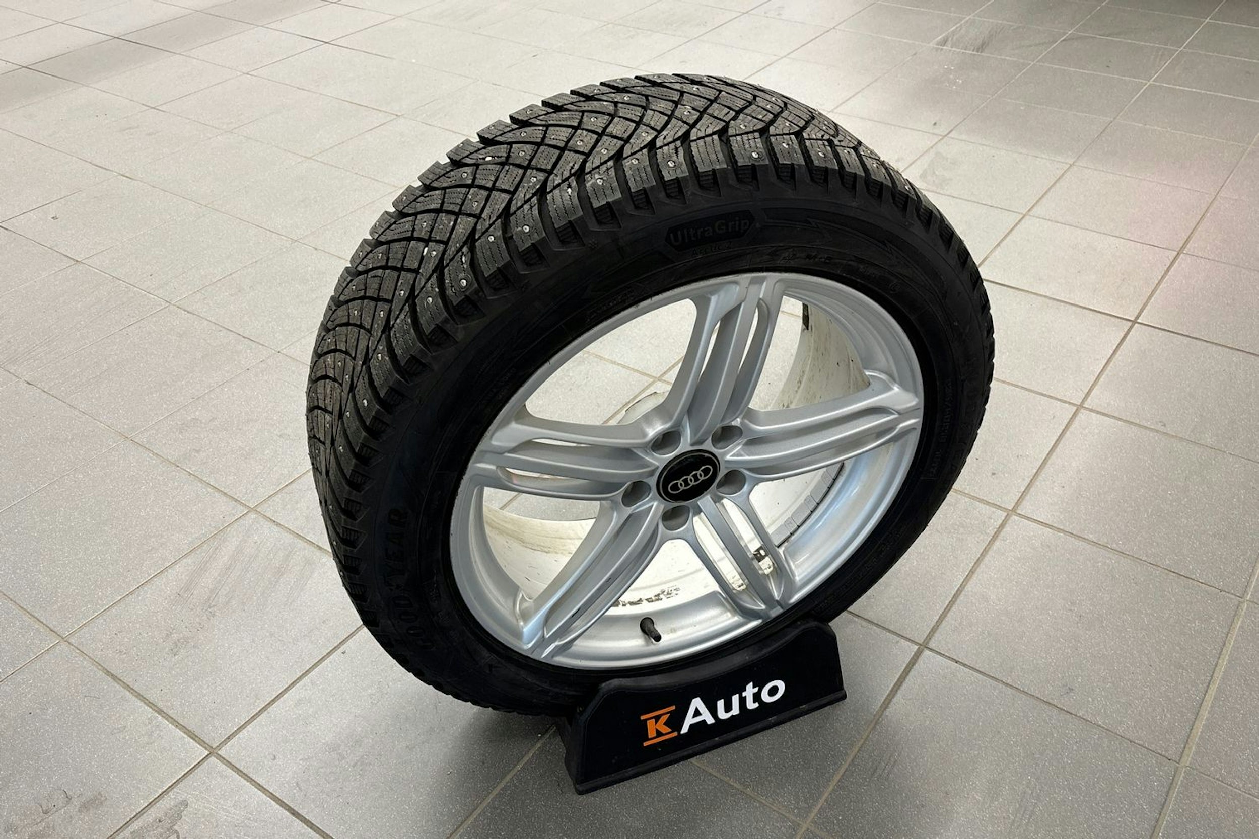 valkoinen Audi A4 allroad quattro 2013 kuva 24.