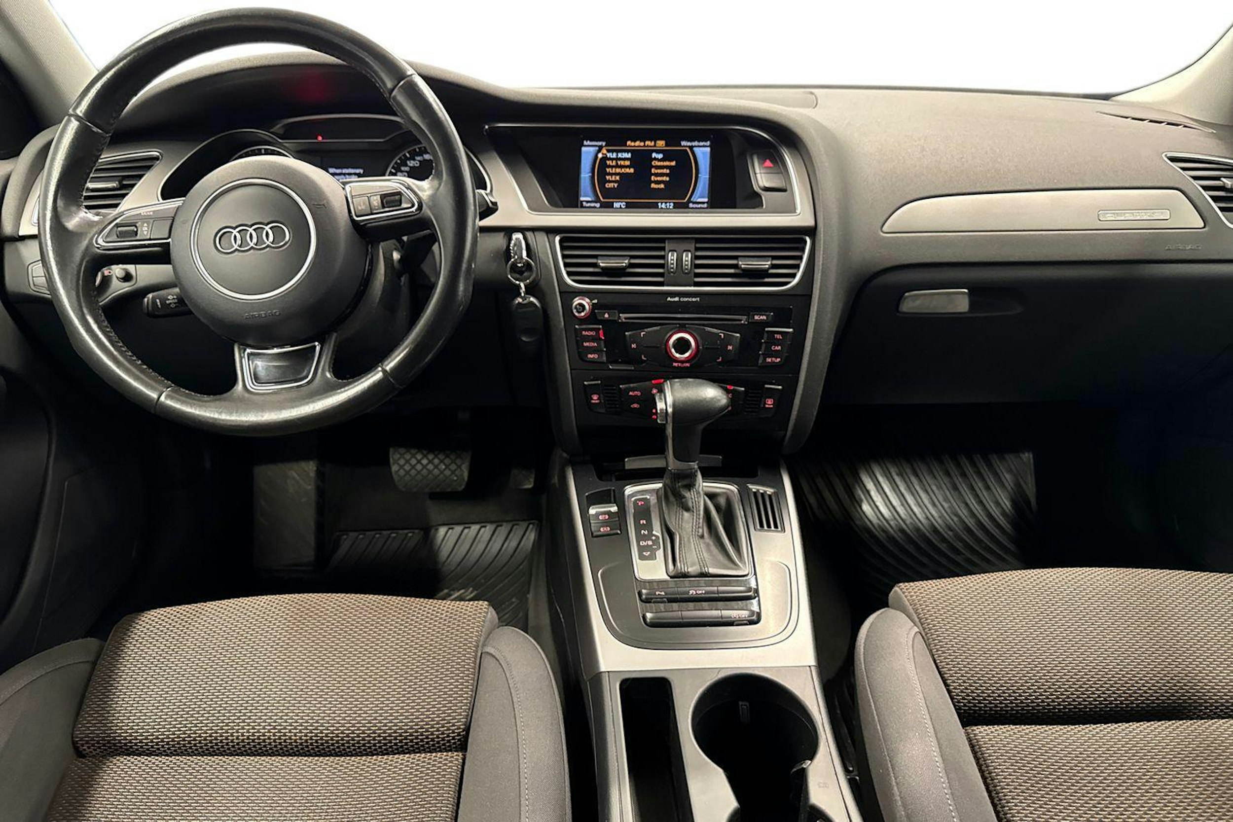 valkoinen Audi A4 allroad quattro 2013 kuva 7.