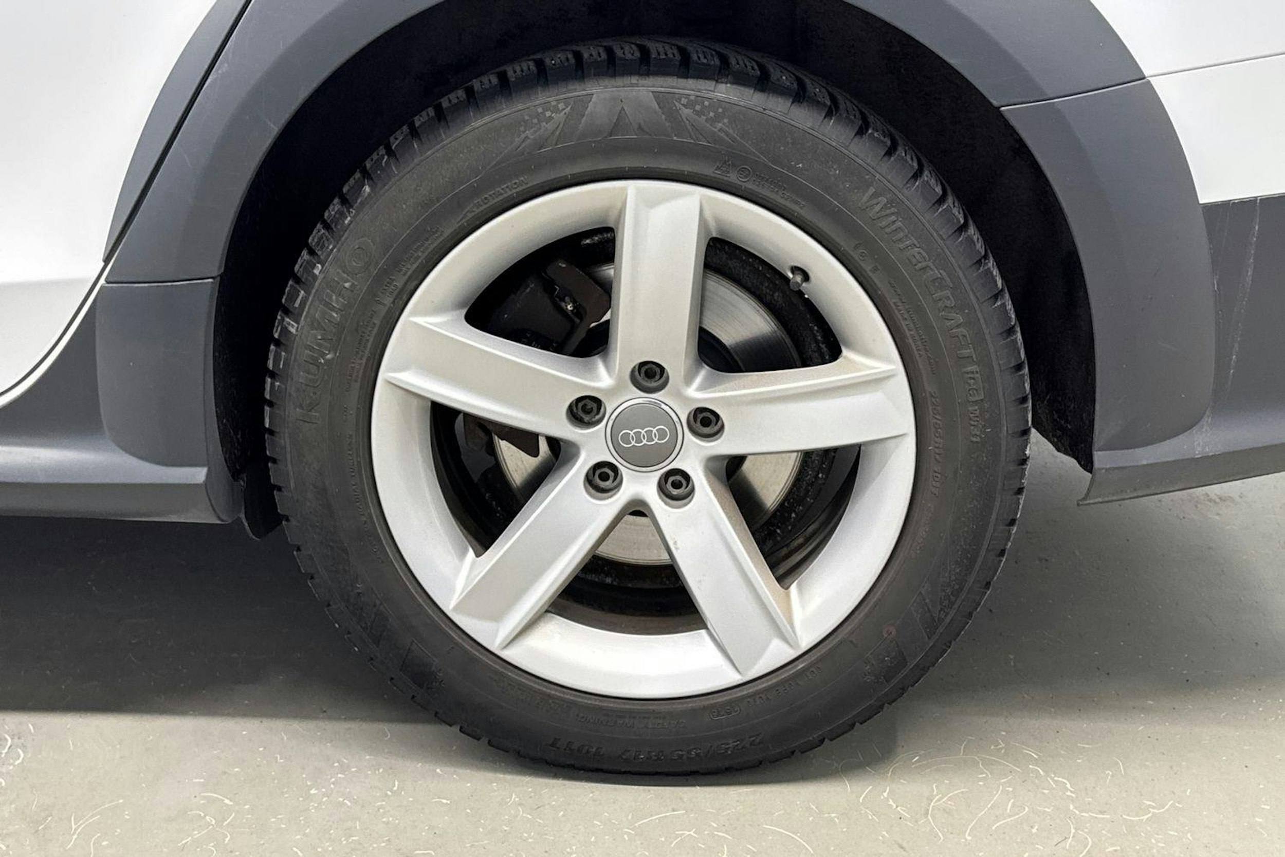 valkoinen Audi A4 allroad quattro 2013 kuva 10.