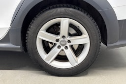 valkoinen Audi A4 allroad quattro 2013 kuva 10.