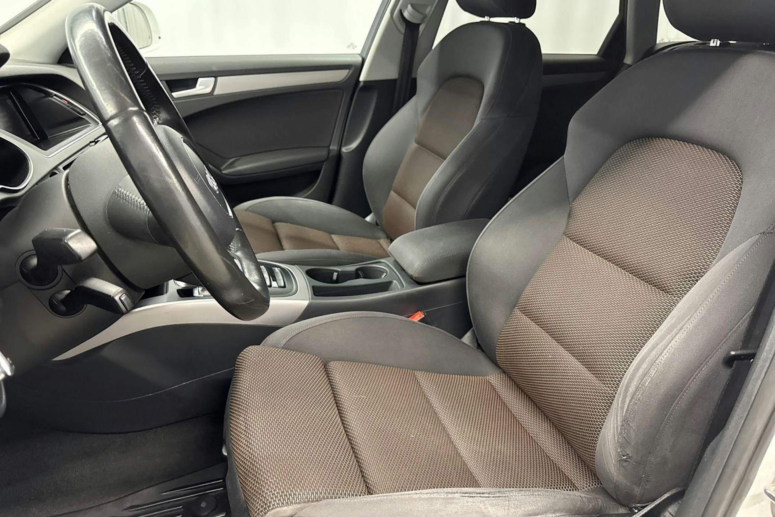 valkoinen Audi A4 allroad quattro 2013 kuva 15.