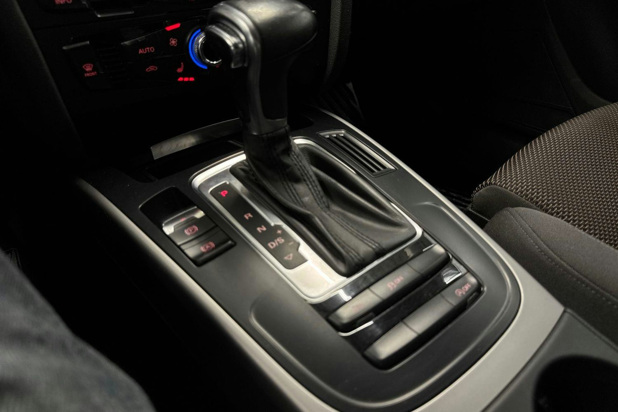 valkoinen Audi A4 allroad quattro 2013 kuva 16.