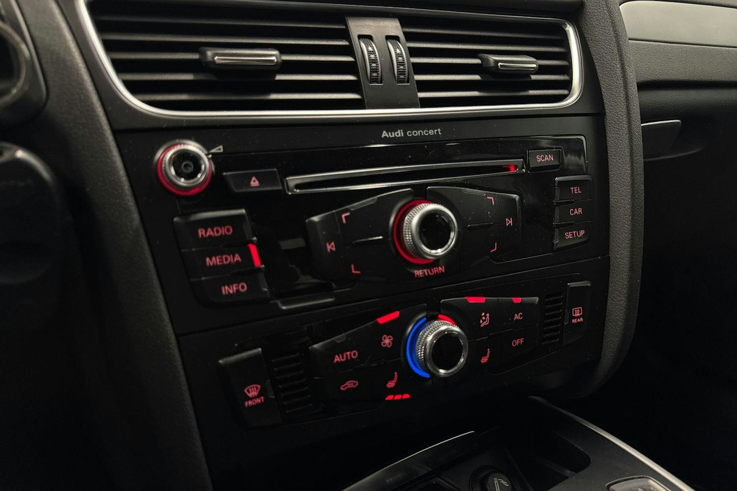 valkoinen Audi A4 allroad quattro 2013 kuva 18.