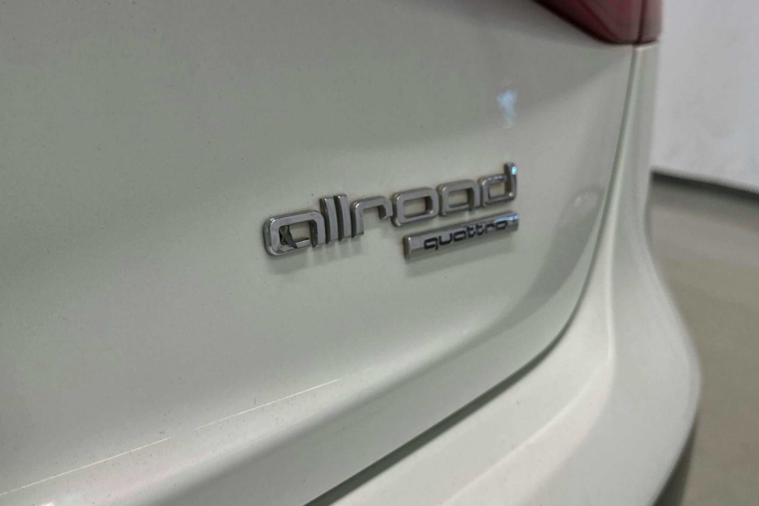 valkoinen Audi A4 allroad quattro 2013 kuva 23.