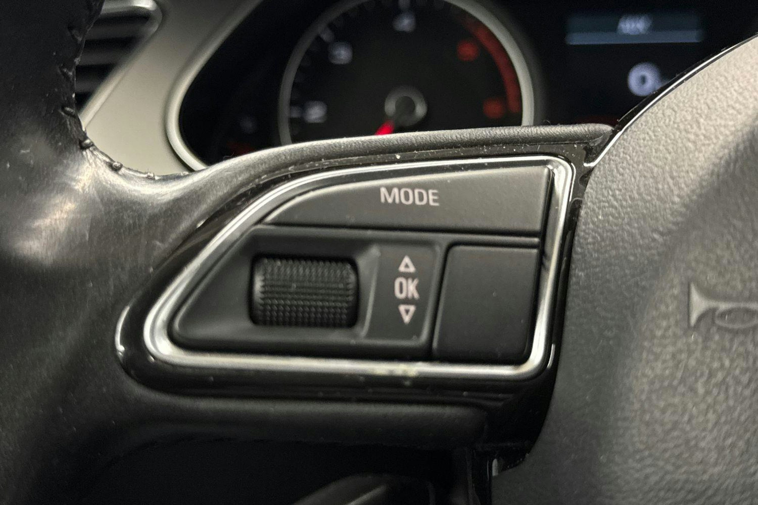 valkoinen Audi A4 allroad quattro 2013 kuva 25.