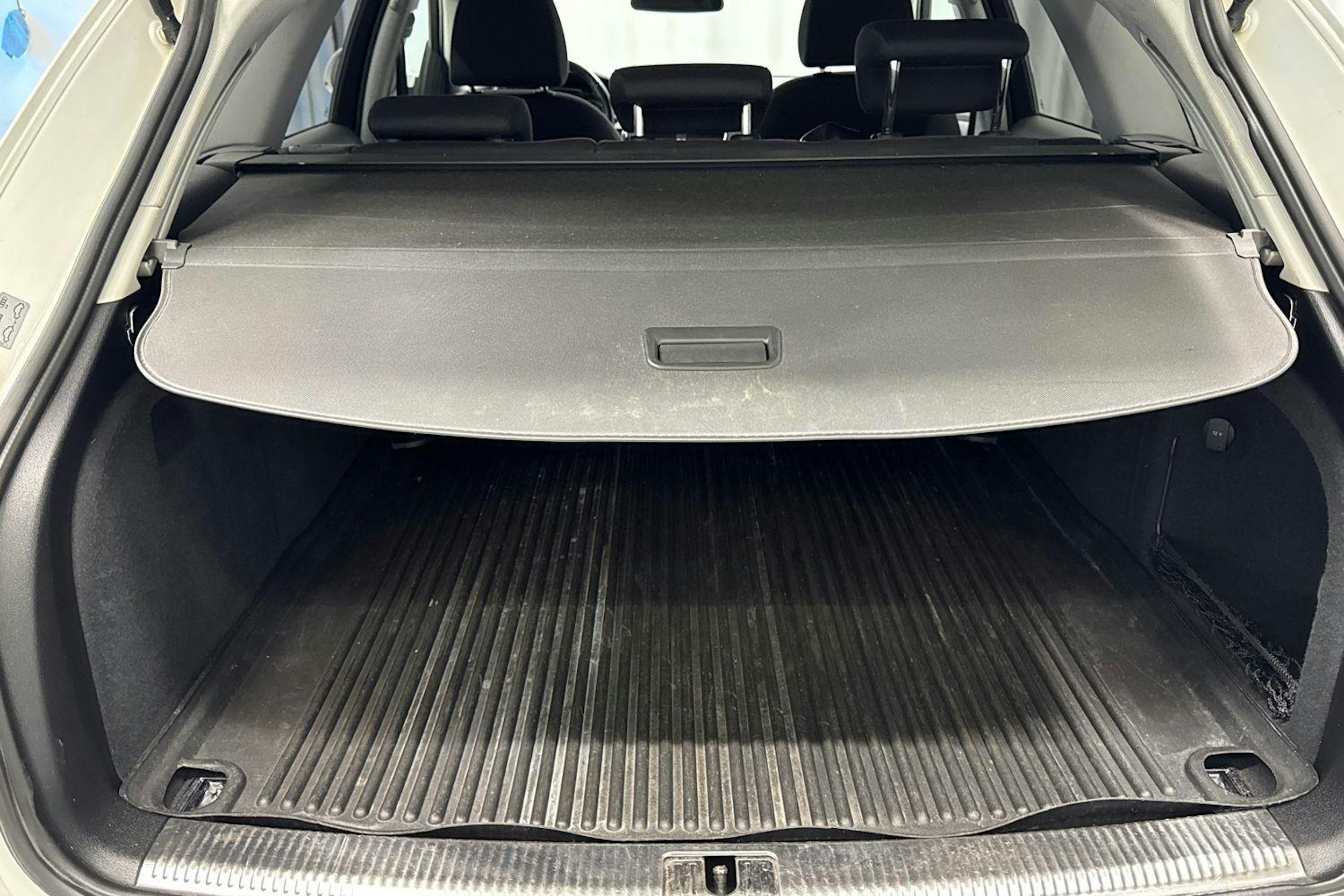 valkoinen Audi A4 allroad quattro 2013 kuva 28.