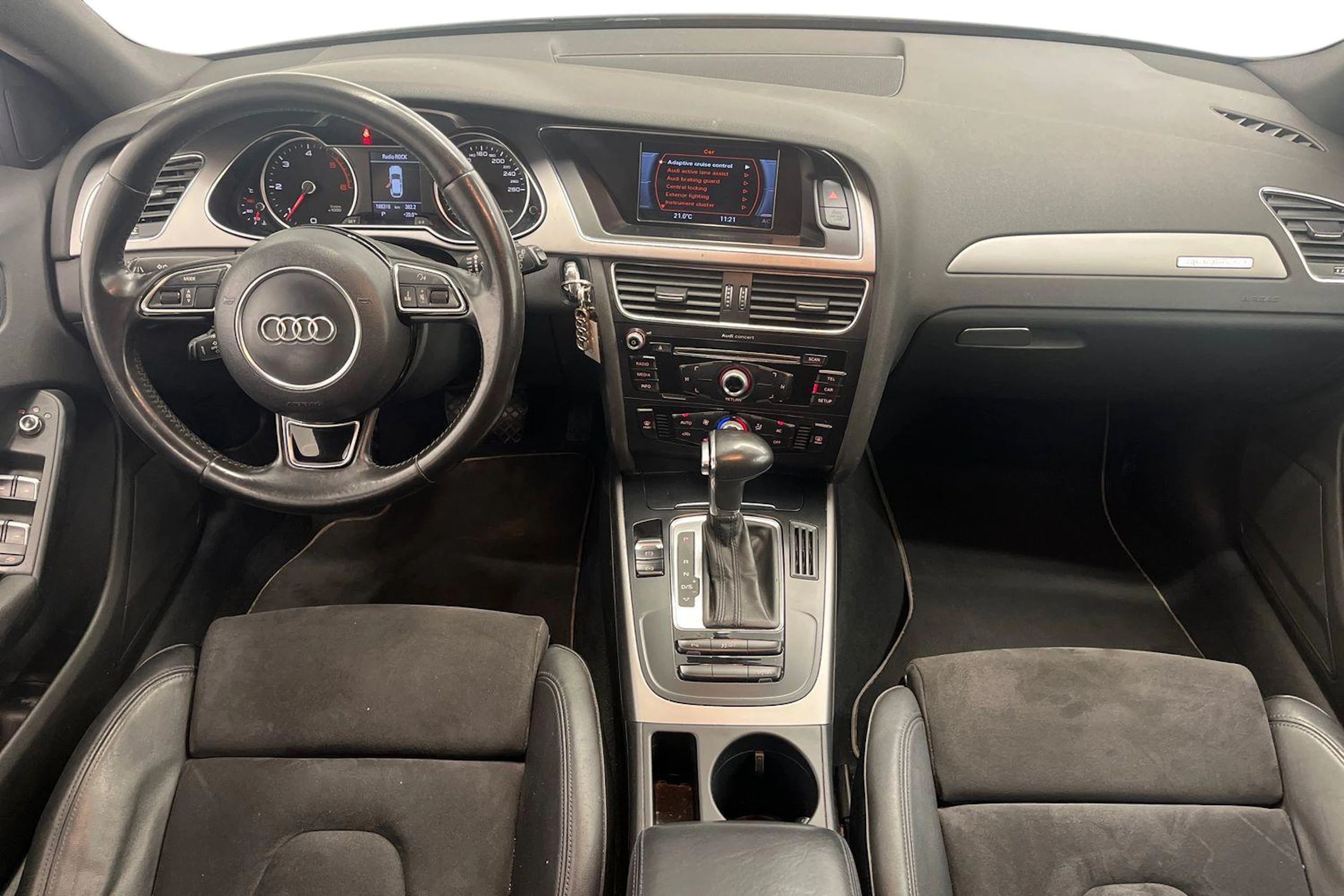 Valkoinen Audi A4 allroad quattro 2013 kuva 7.