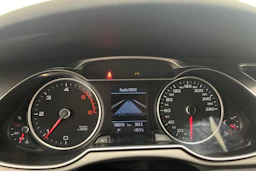 Valkoinen Audi A4 allroad quattro 2013 kuva 13.
