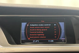 Valkoinen Audi A4 allroad quattro 2013 kuva 19.