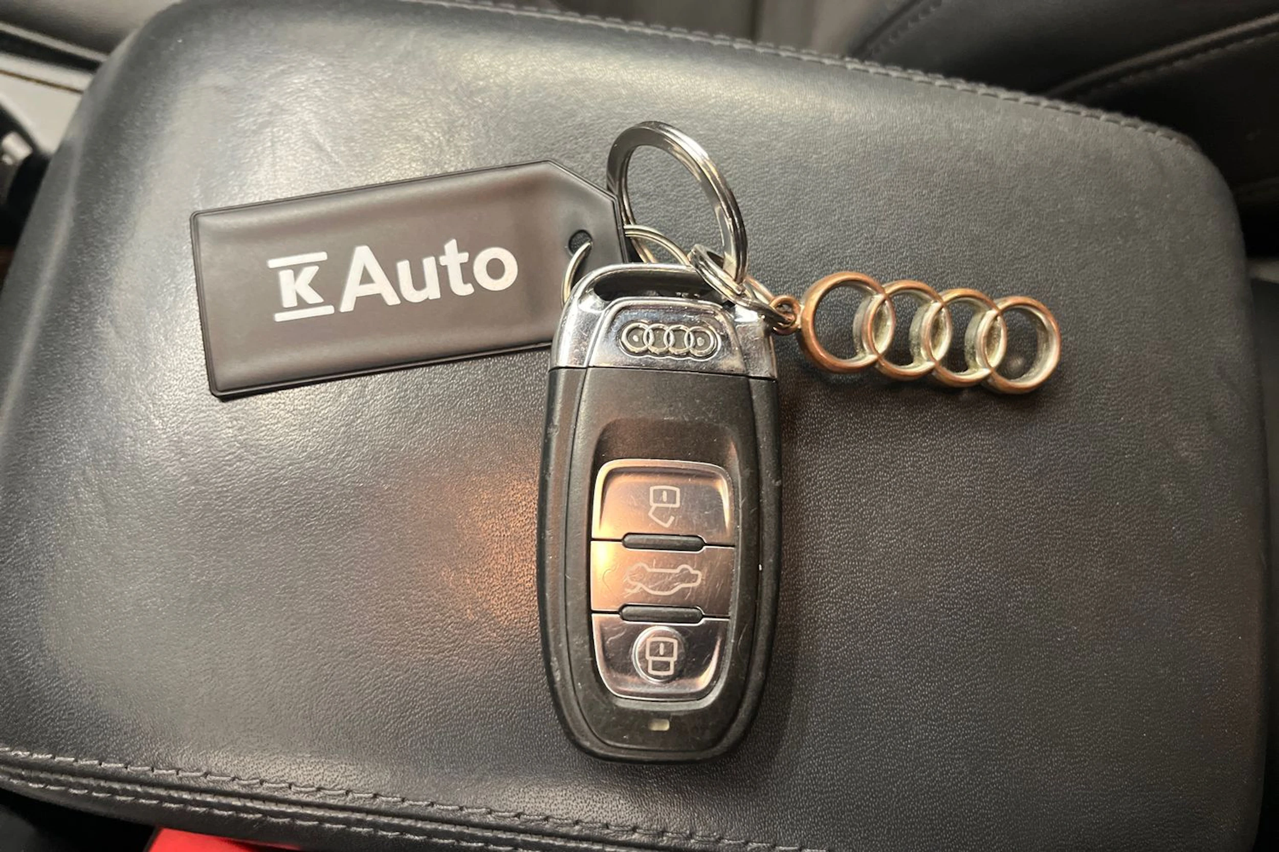 Valkoinen Audi A4 allroad quattro 2013 kuva 22.