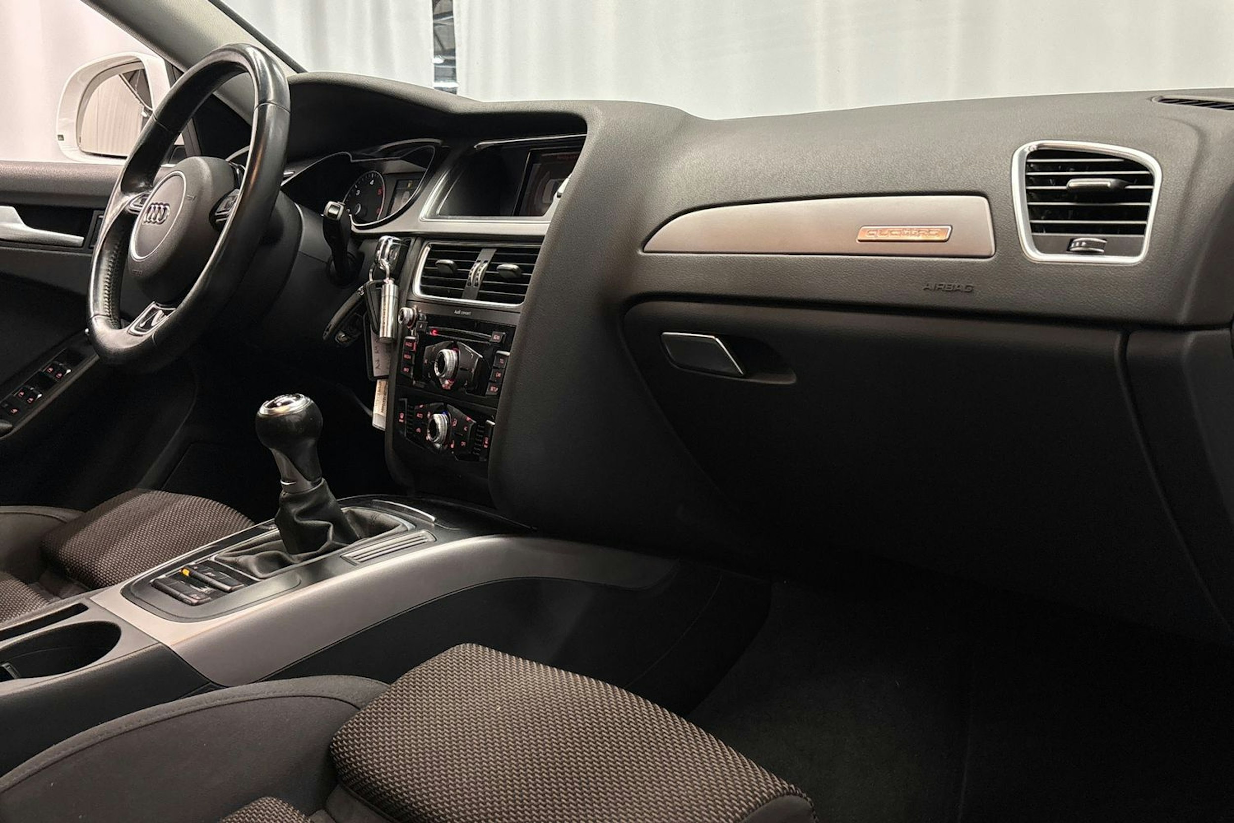 valkoinen Audi A4 allroad quattro 2014 kuva 14.