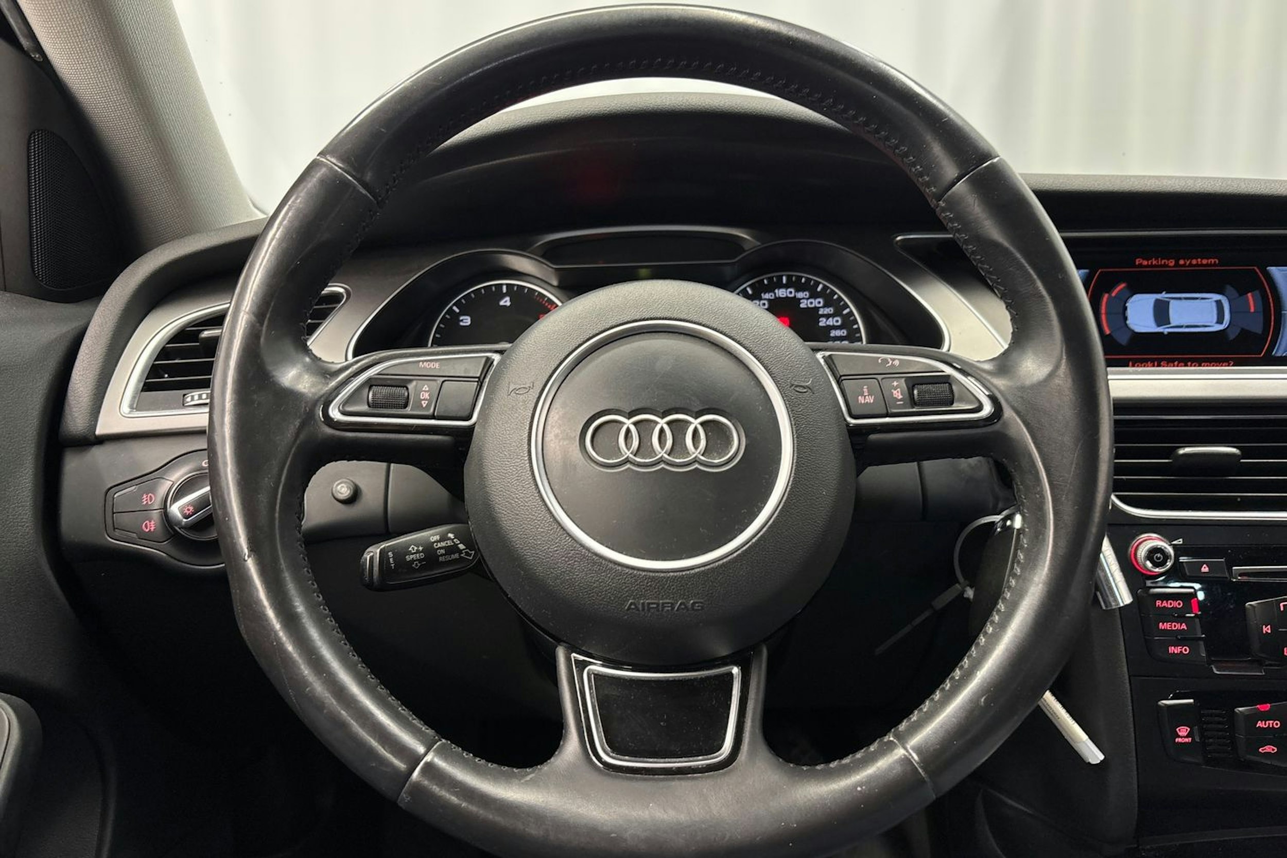 valkoinen Audi A4 allroad quattro 2014 kuva 17.