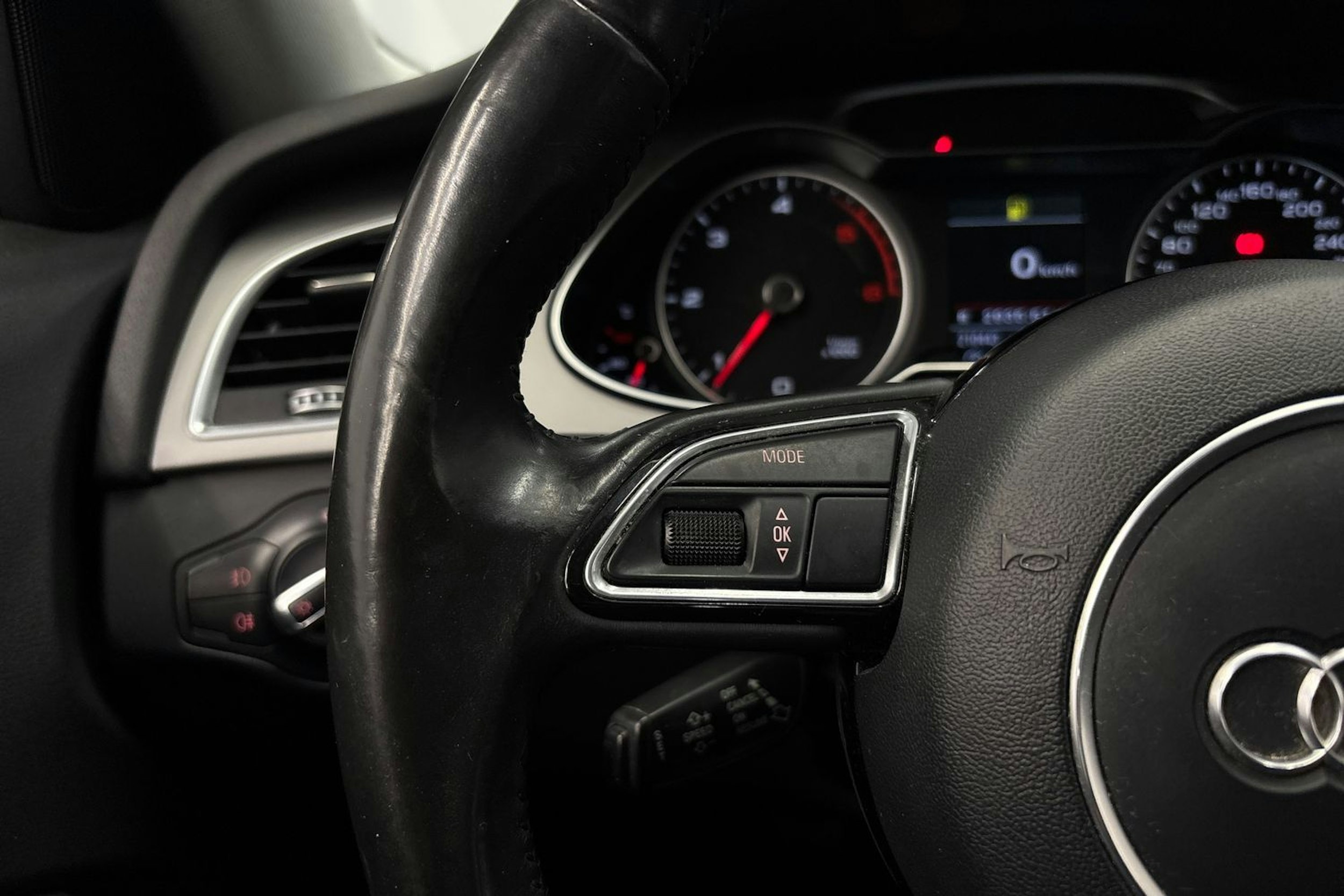 valkoinen Audi A4 allroad quattro 2014 kuva 18.