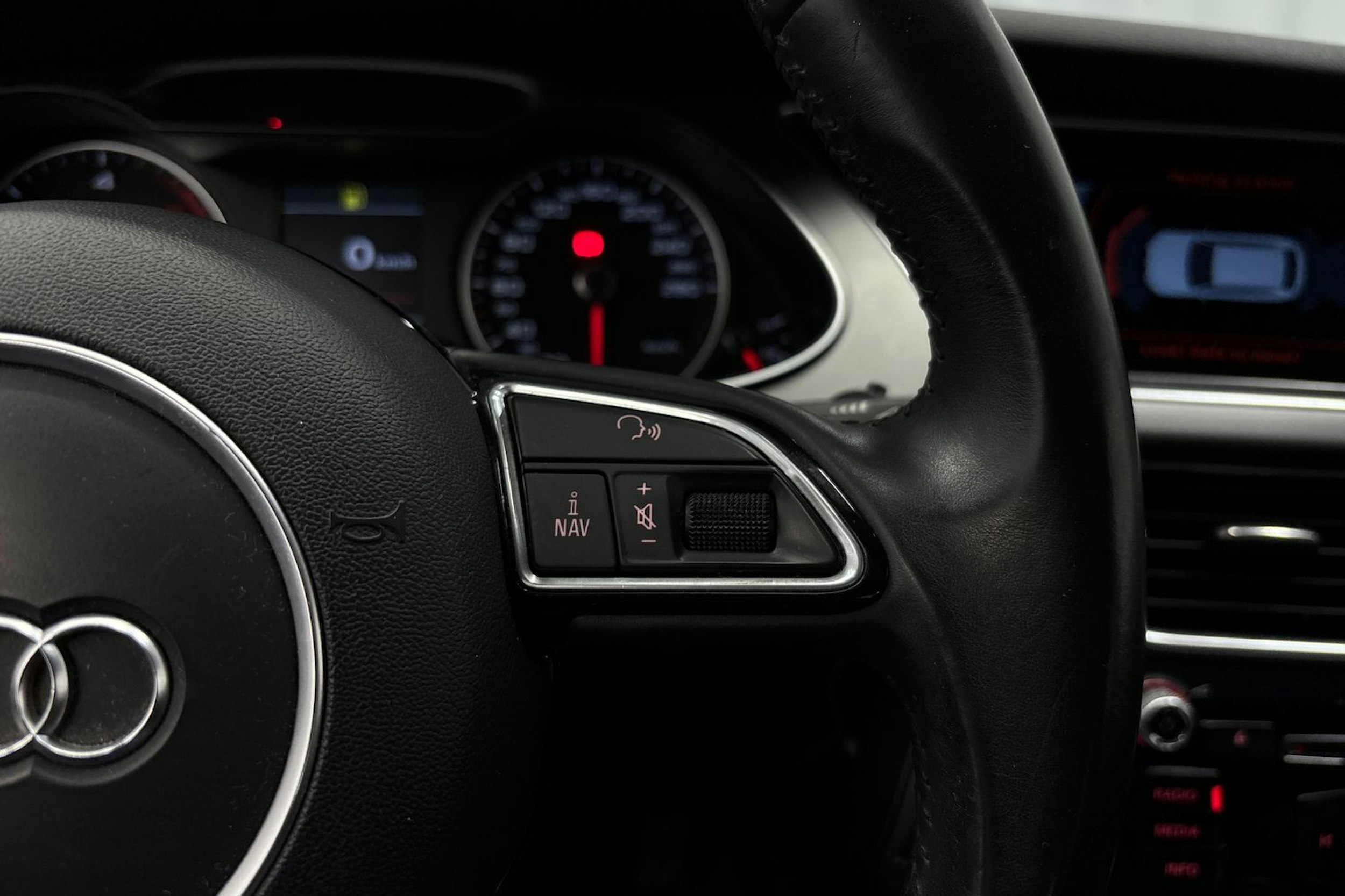 valkoinen Audi A4 allroad quattro 2014 kuva 19.