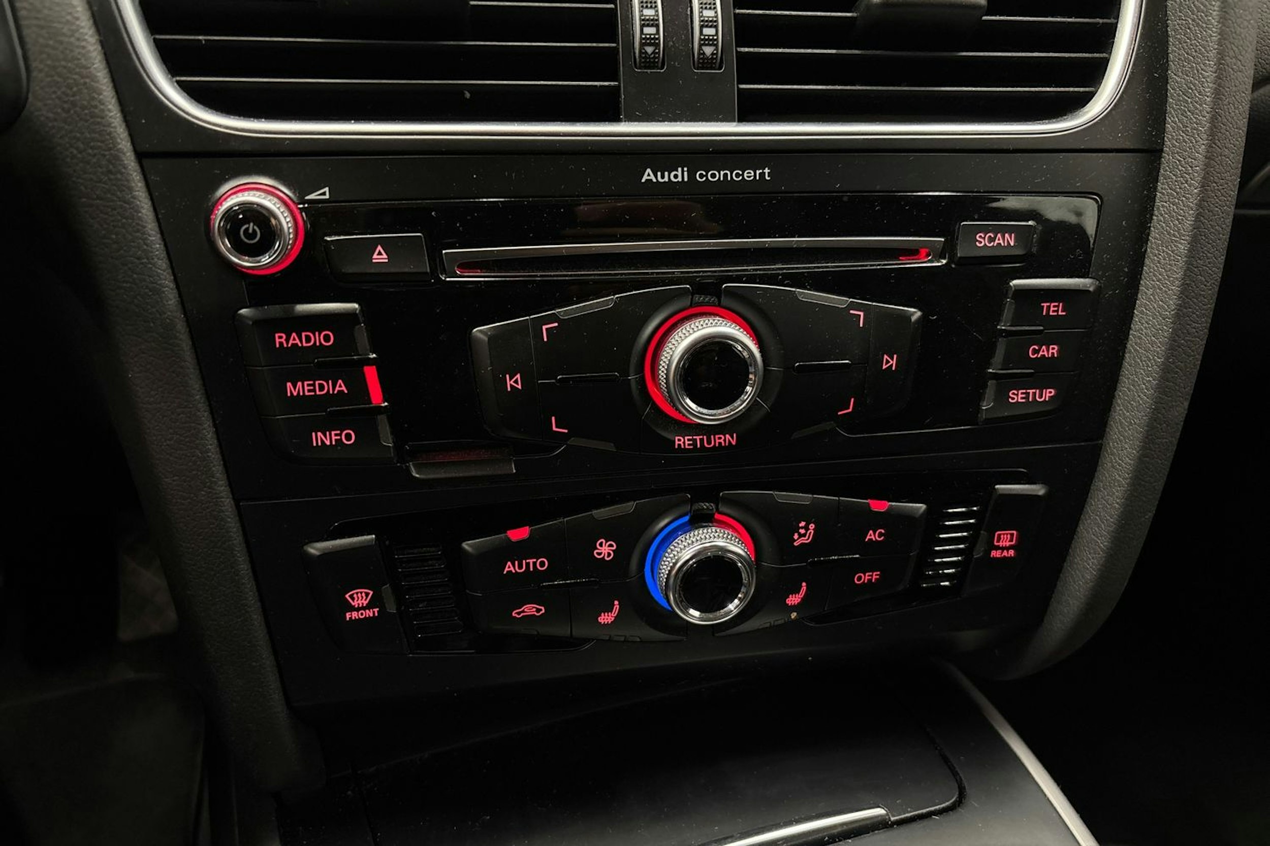 valkoinen Audi A4 allroad quattro 2014 kuva 25.
