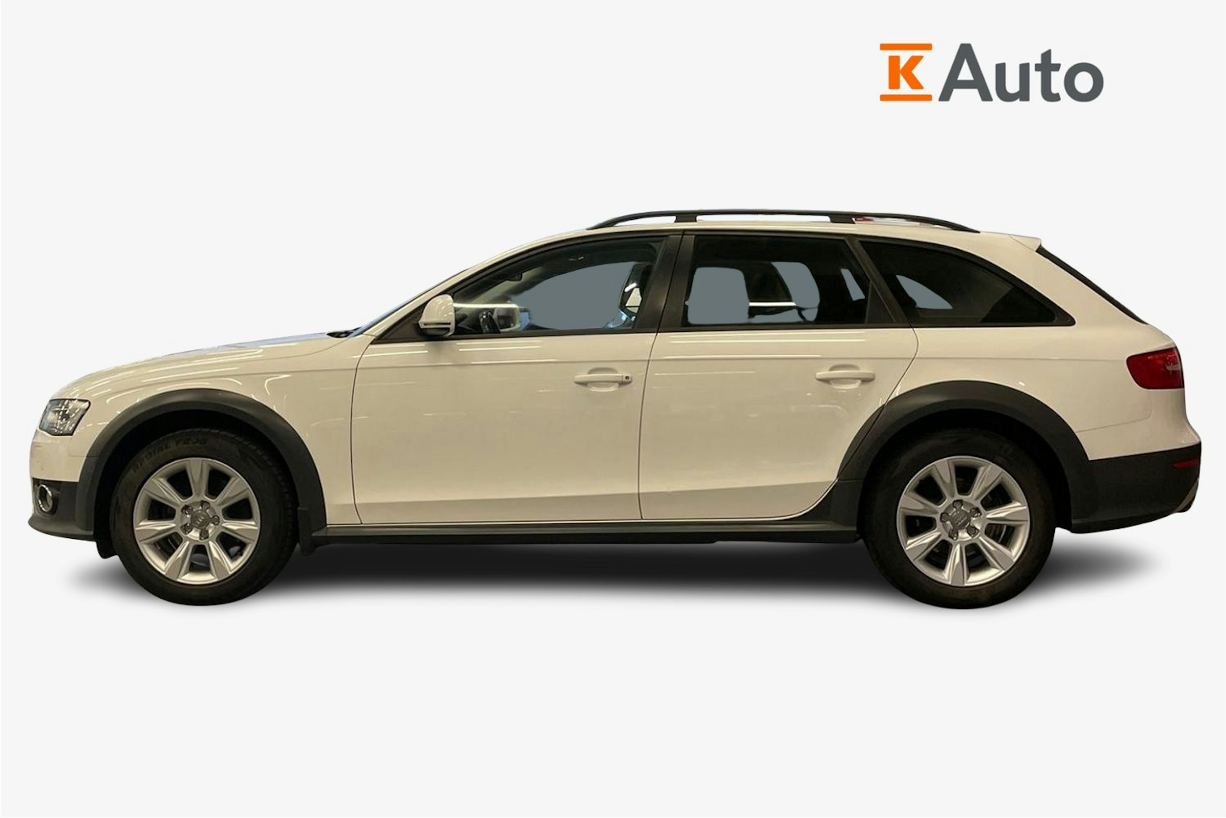 Valkoinen Audi A4 allroad quattro 2014 kuva 5.