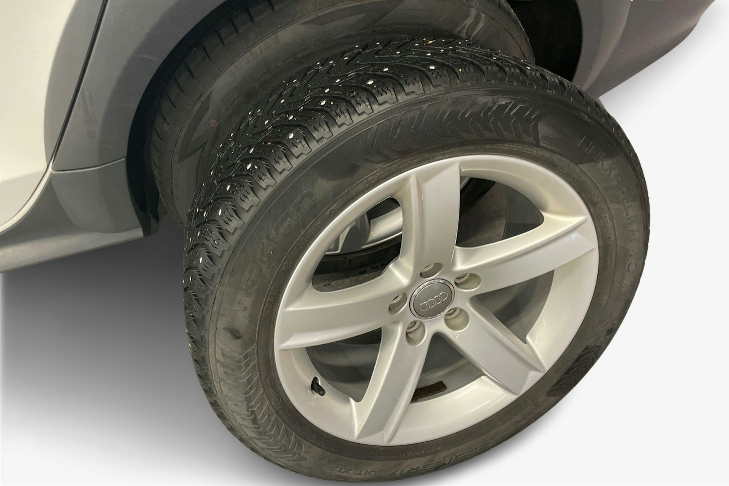 Valkoinen Audi A4 allroad quattro 2014 kuva 9.