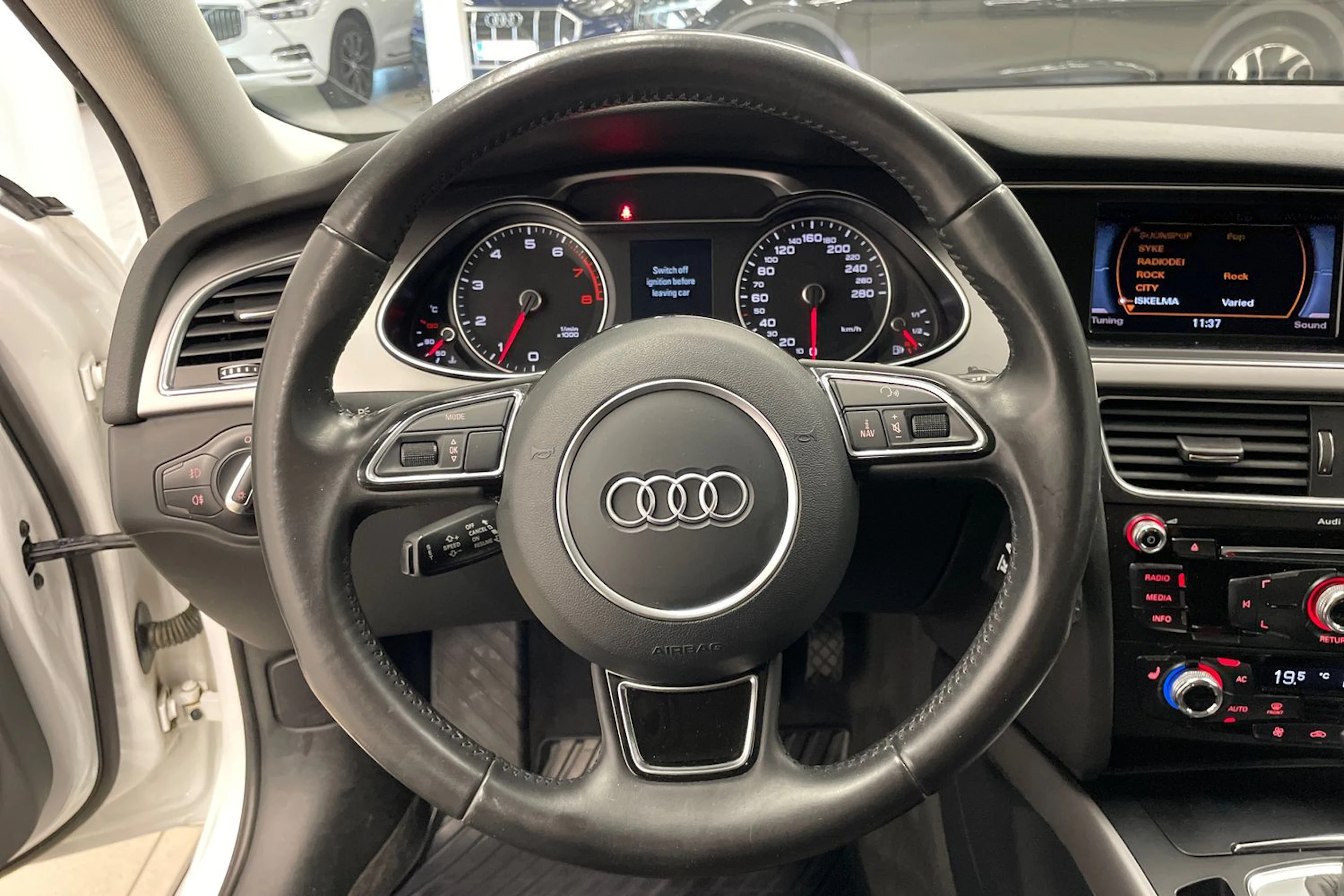 valkoinen Audi A4 allroad quattro 2014 kuva 11.