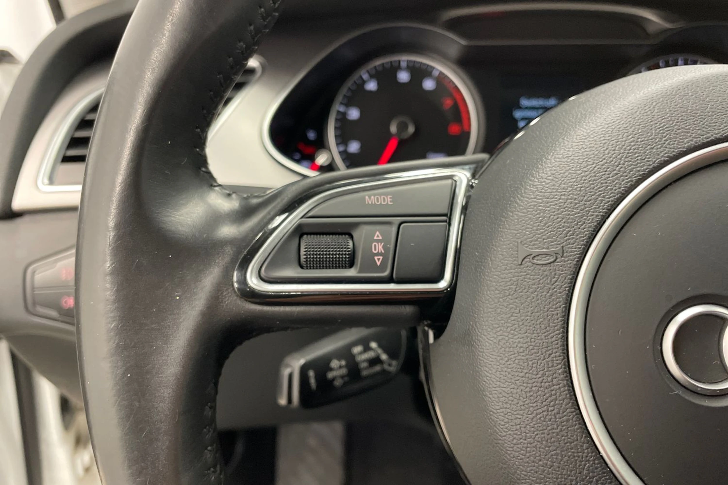 valkoinen Audi A4 allroad quattro 2014 kuva 13.