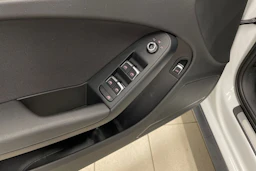 valkoinen Audi A4 allroad quattro 2014 kuva 16.