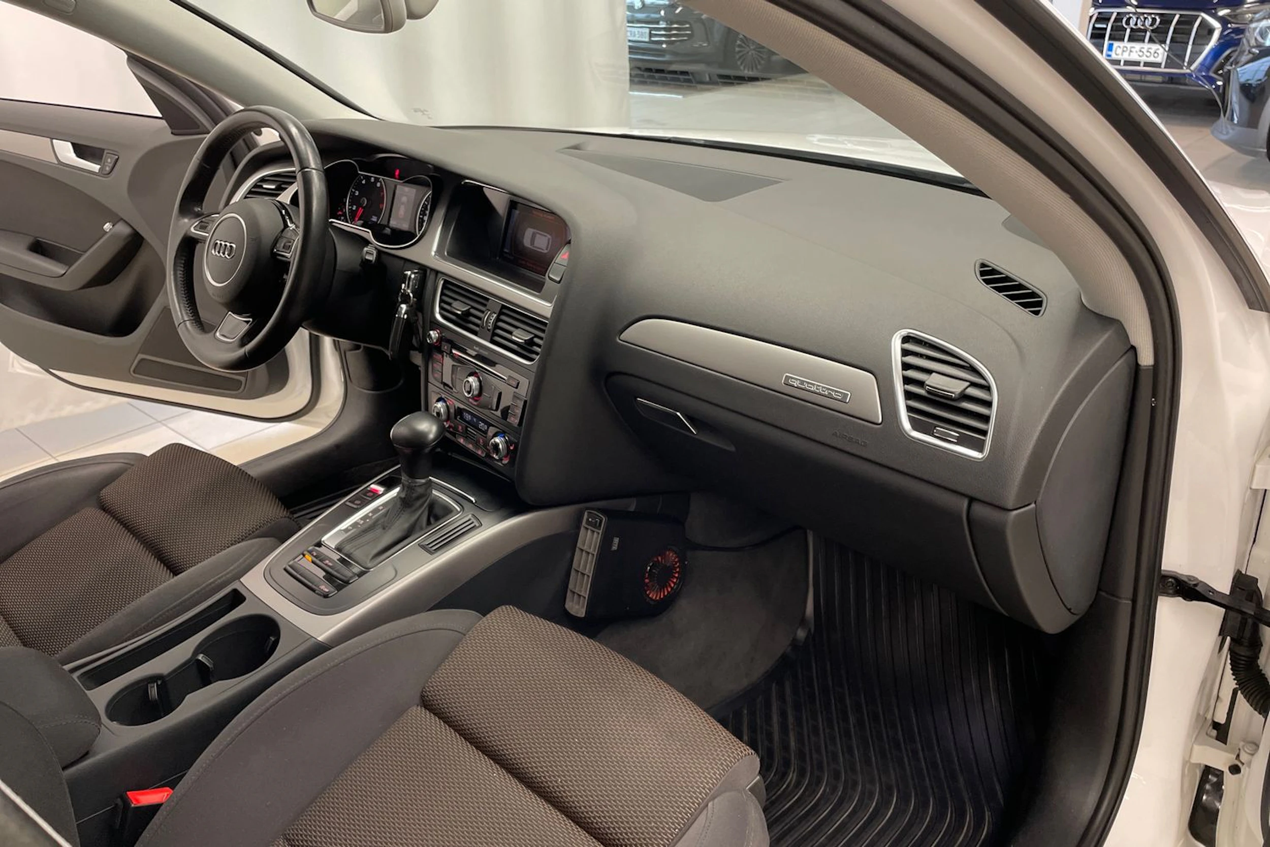 valkoinen Audi A4 allroad quattro 2014 kuva 21.