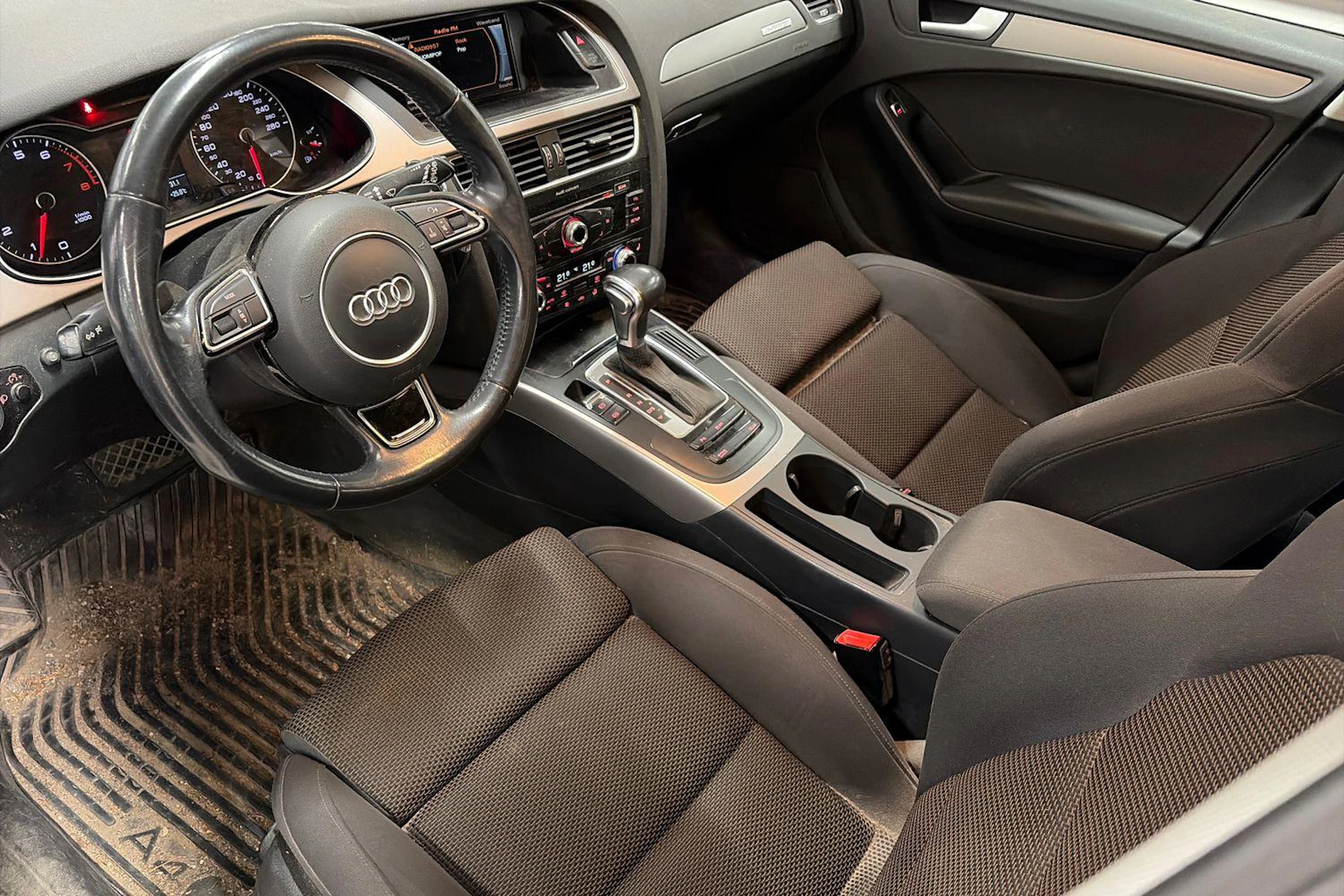 valkoinen Audi A4 allroad quattro 2014 kuva 3.