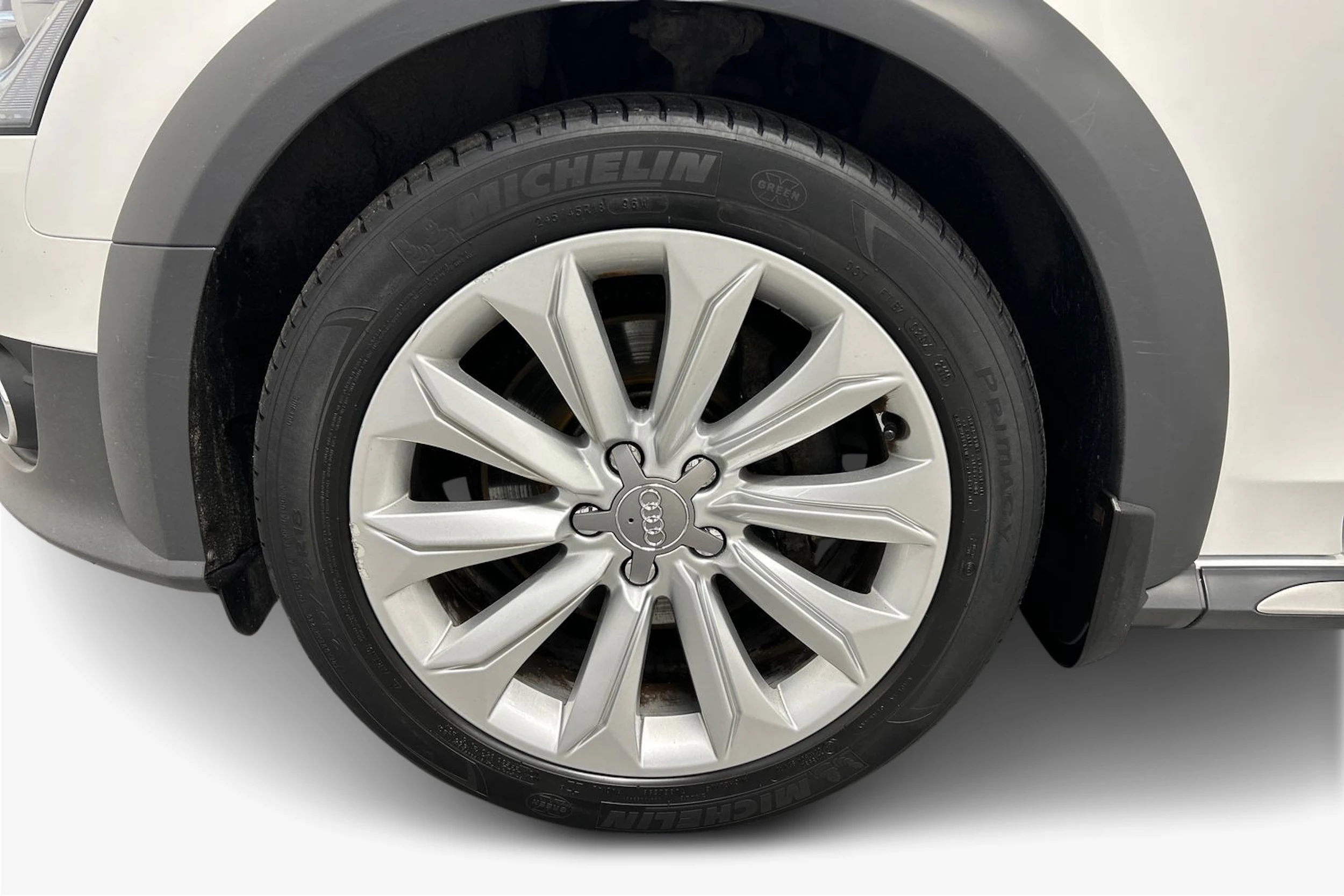 valkoinen Audi A4 allroad quattro 2014 kuva 9.