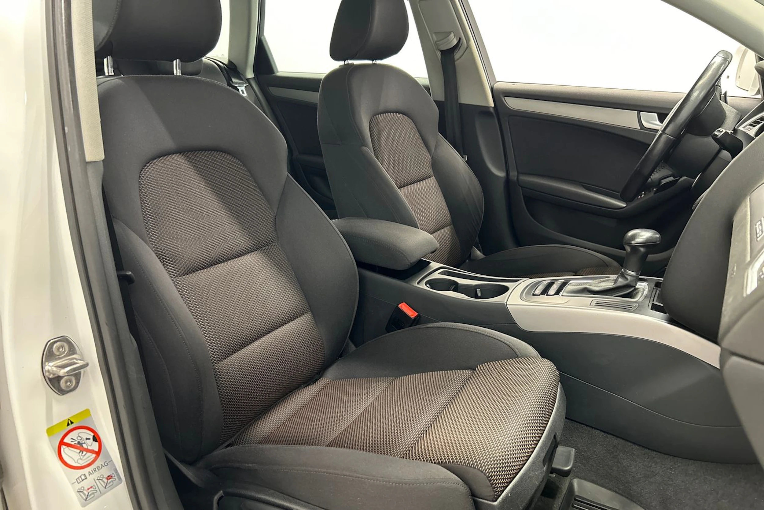 valkoinen Audi A4 allroad quattro 2014 kuva 11.