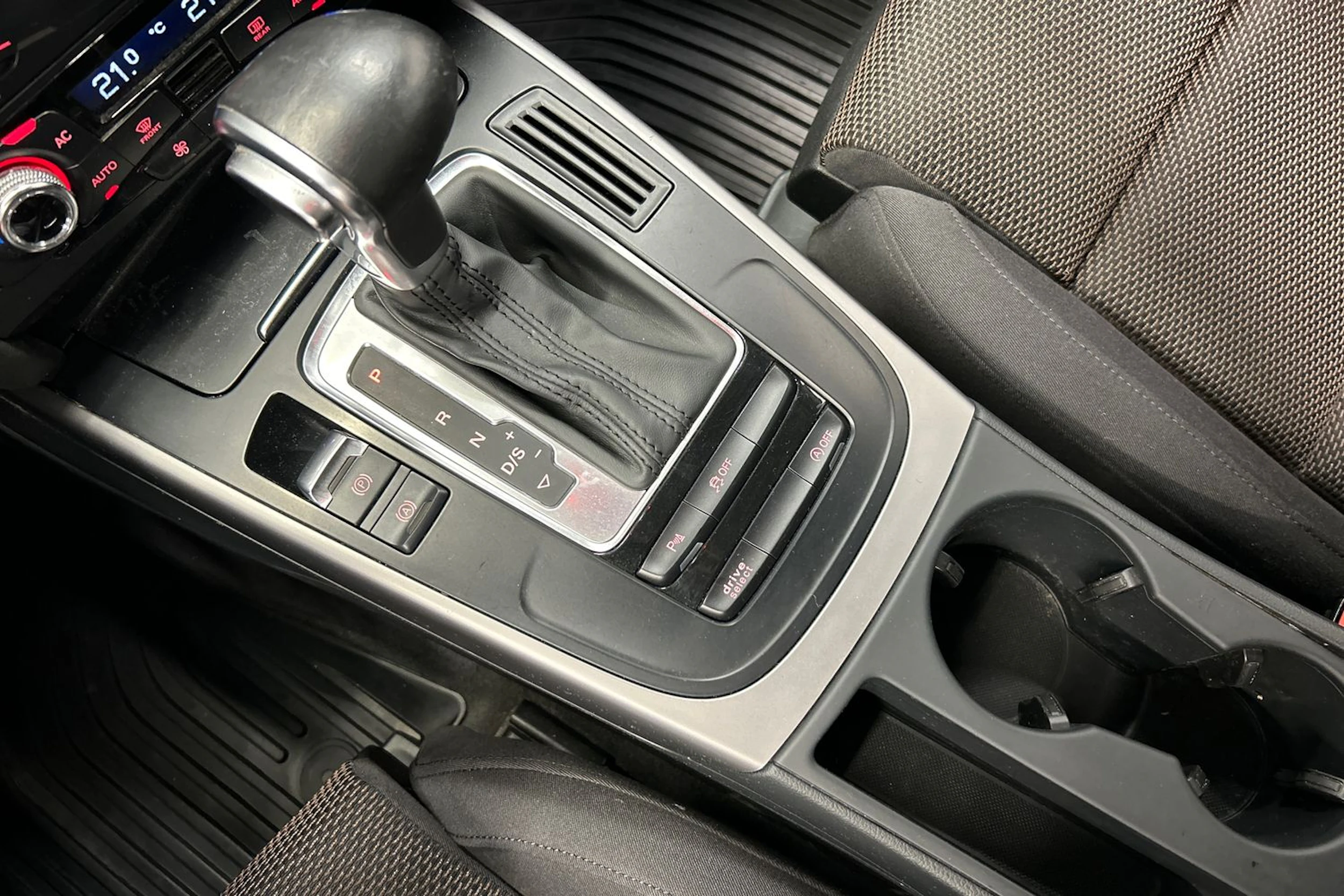 valkoinen Audi A4 allroad quattro 2014 kuva 21.