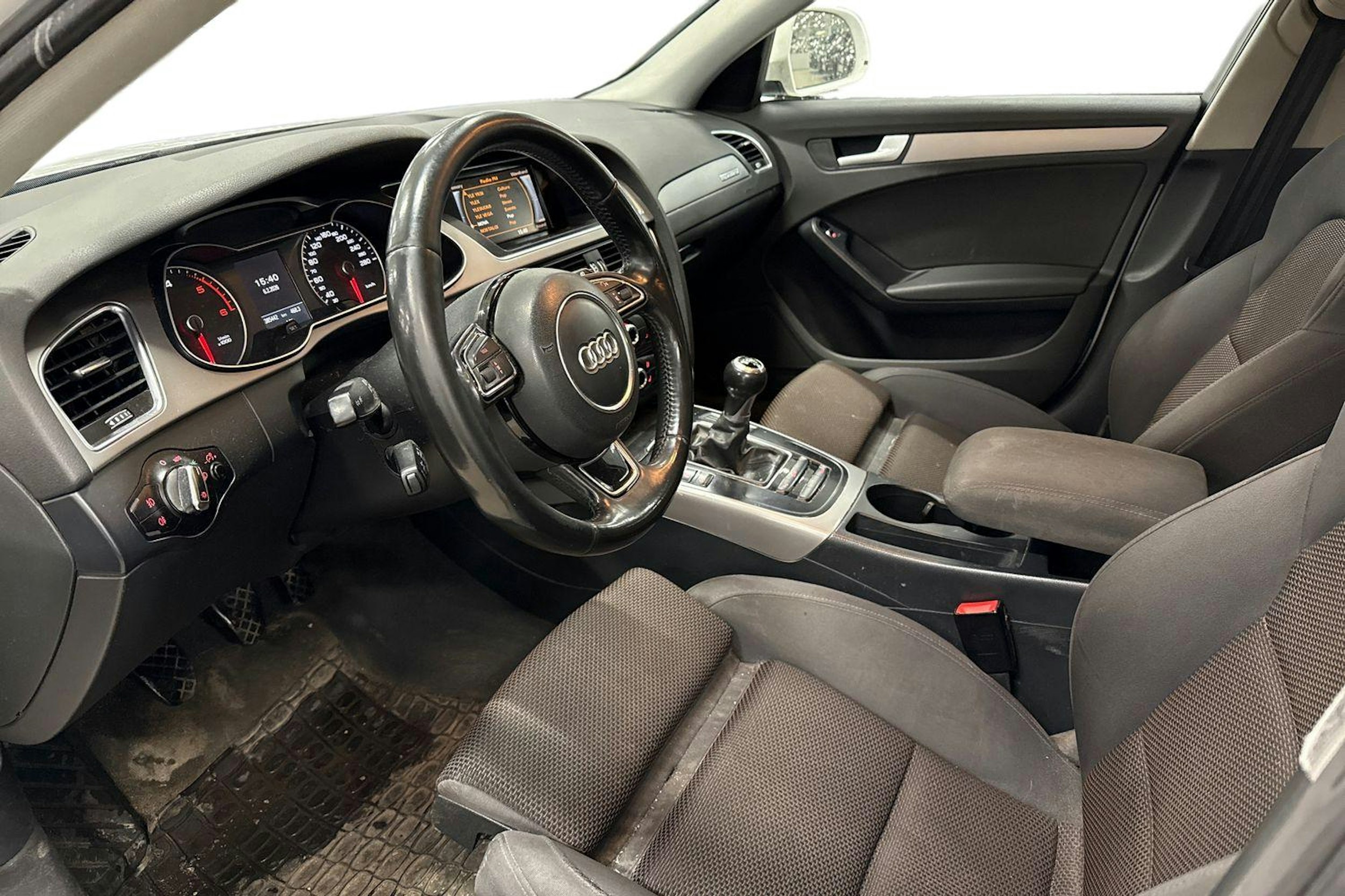 valkoinen Audi A4 allroad quattro 2014 kuva 3.