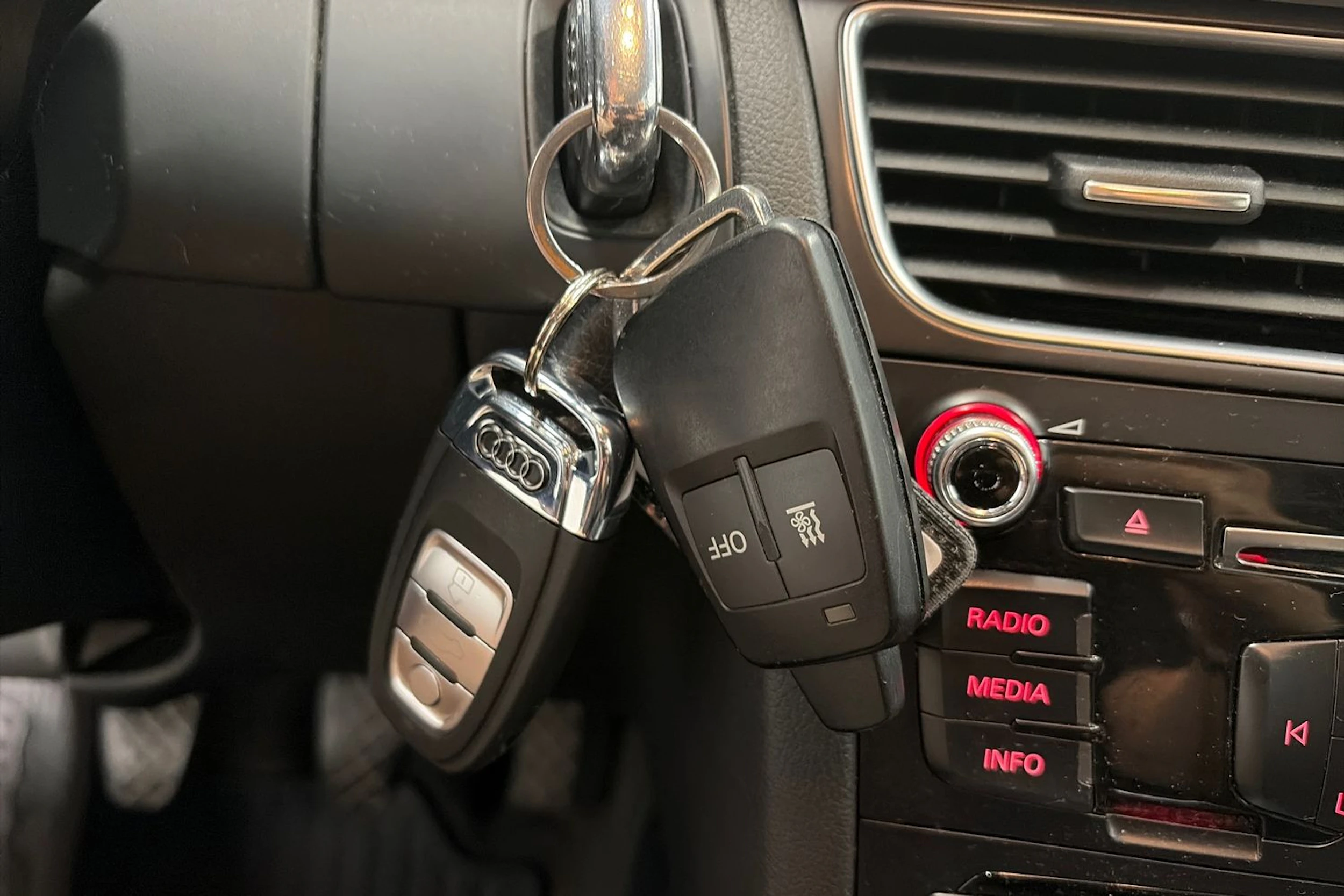 valkoinen Audi A4 allroad quattro 2014 kuva 15.
