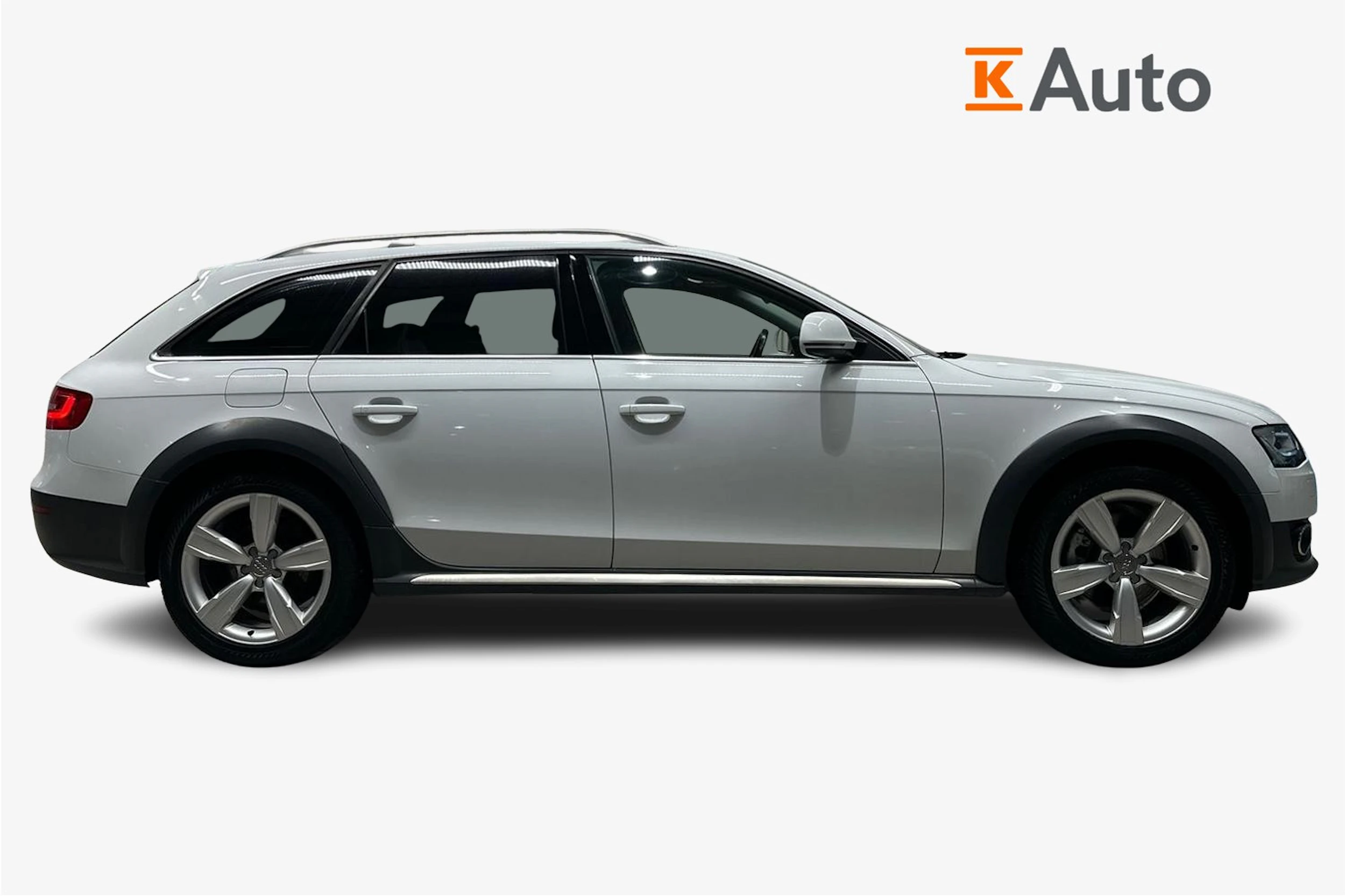 Valkoinen Audi A4 allroad quattro 2014 kuva 5.