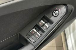 Valkoinen Audi A4 allroad quattro 2014 kuva 10.