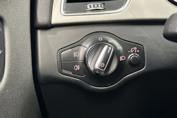 Valkoinen Audi A4 allroad quattro 2014 kuva 11.