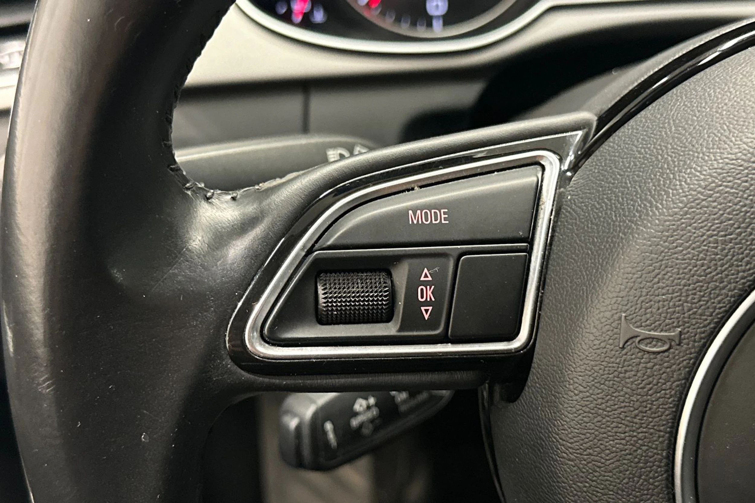 Valkoinen Audi A4 allroad quattro 2014 kuva 14.