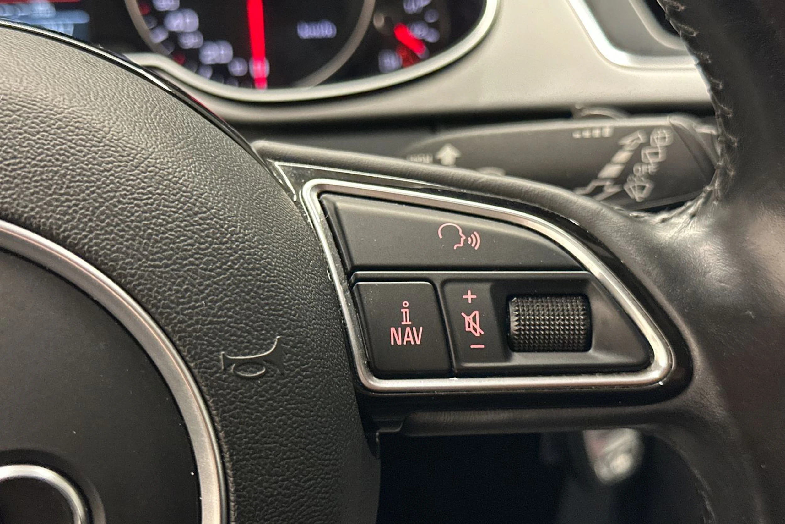 Valkoinen Audi A4 allroad quattro 2014 kuva 15.