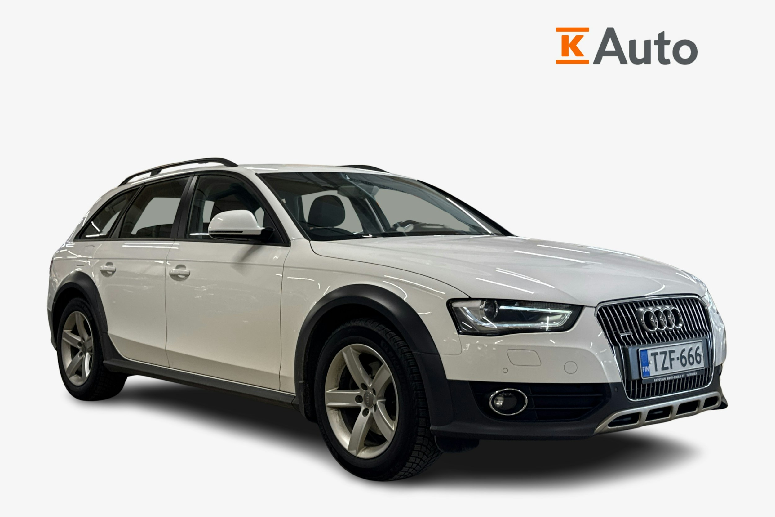 valkoinen Audi A4 allroad quattro 2014 kuva 1.