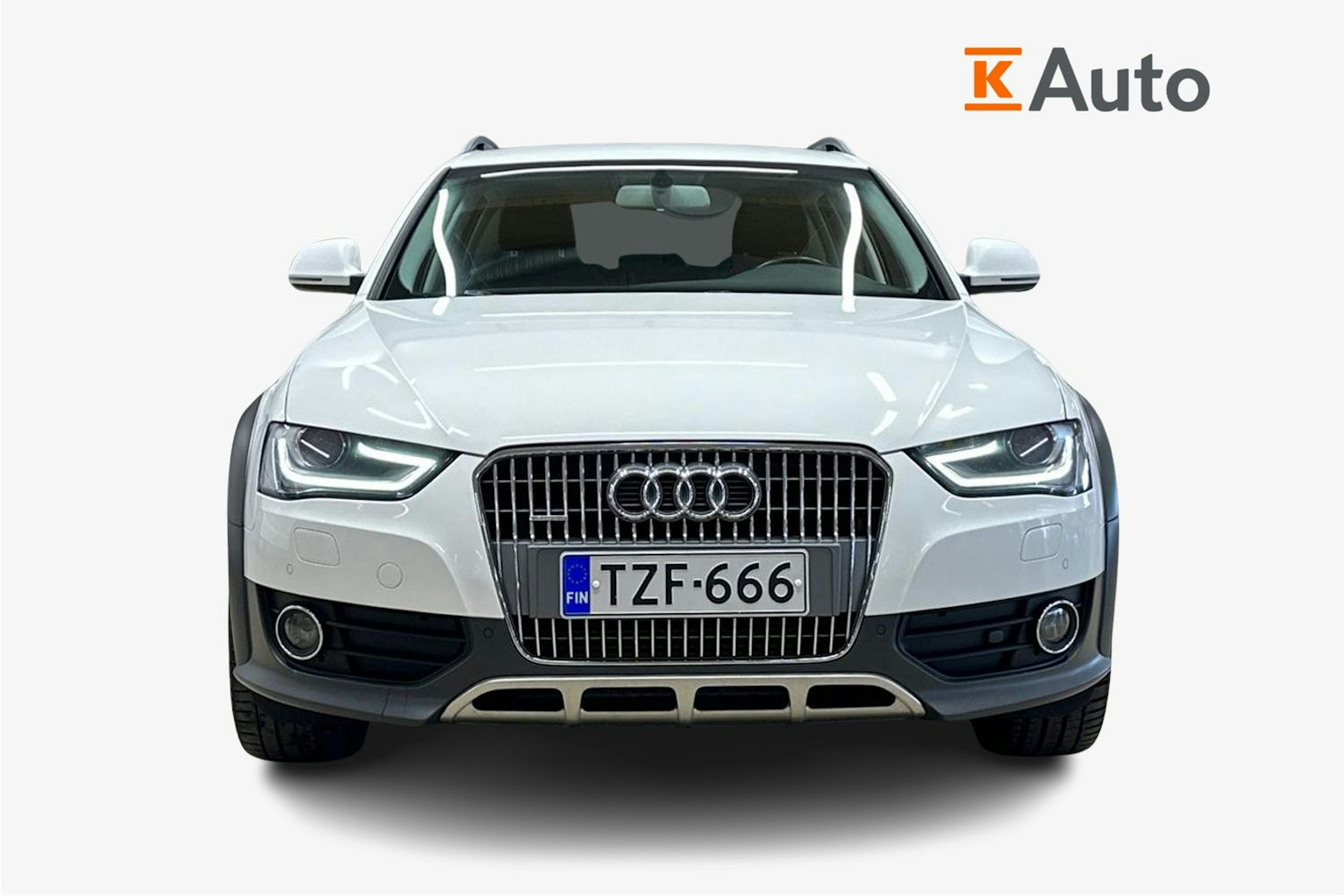 valkoinen Audi A4 allroad quattro 2014 kuva 5.
