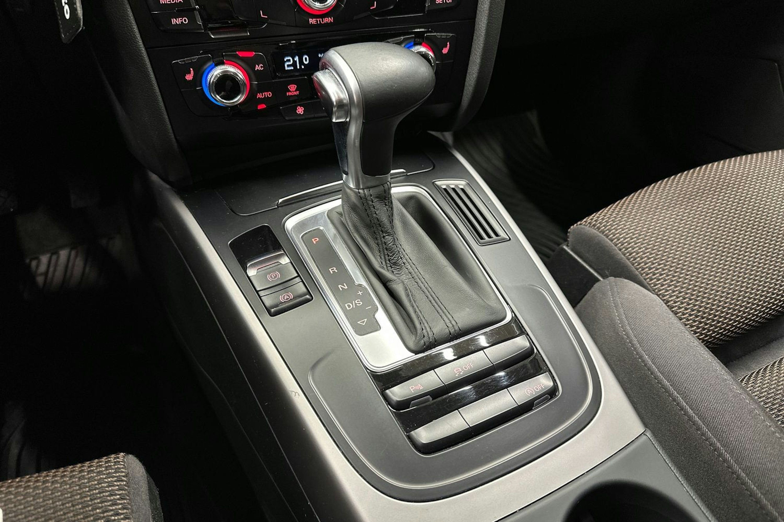 valkoinen Audi A4 allroad quattro 2014 kuva 21.