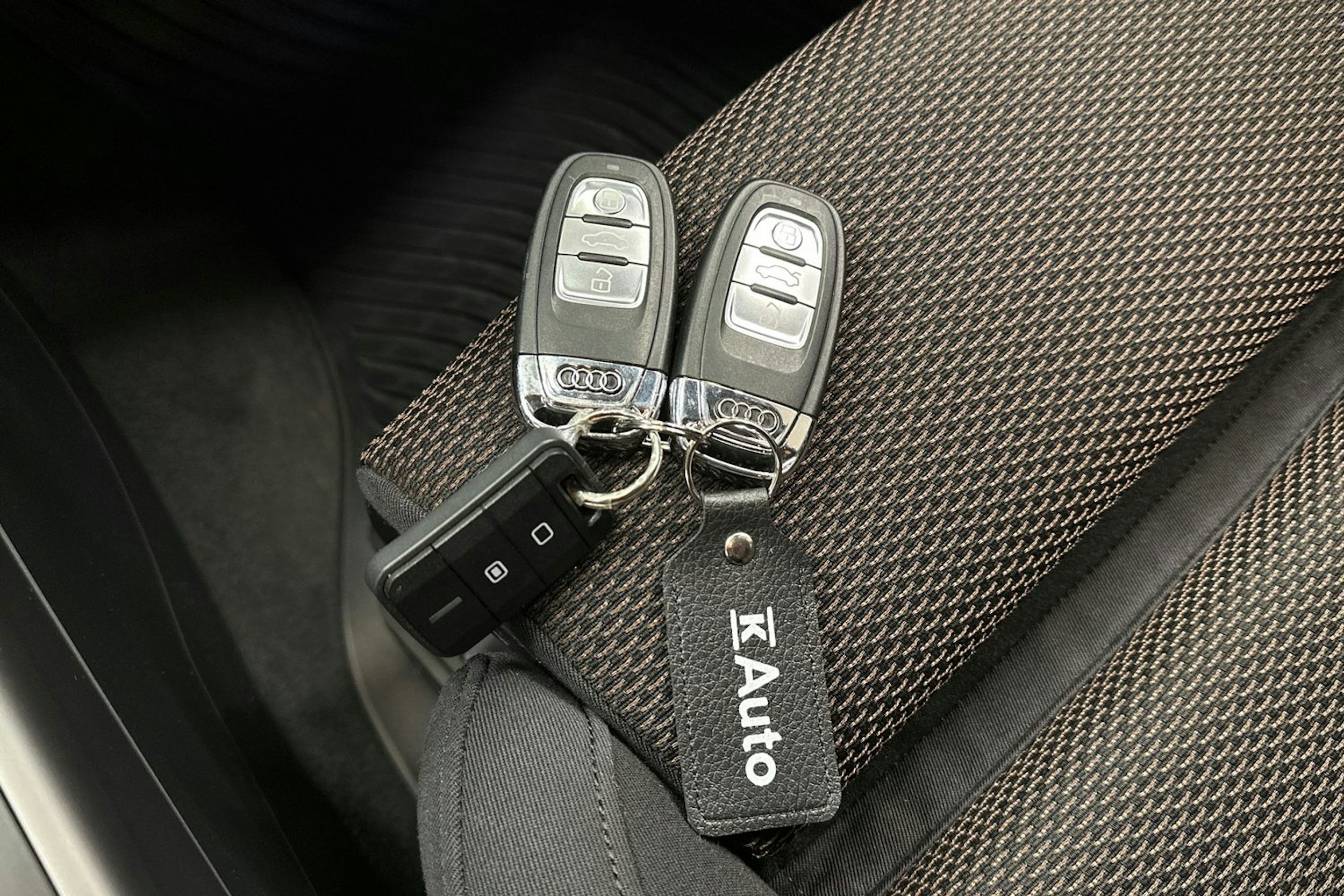 valkoinen Audi A4 allroad quattro 2014 kuva 29.