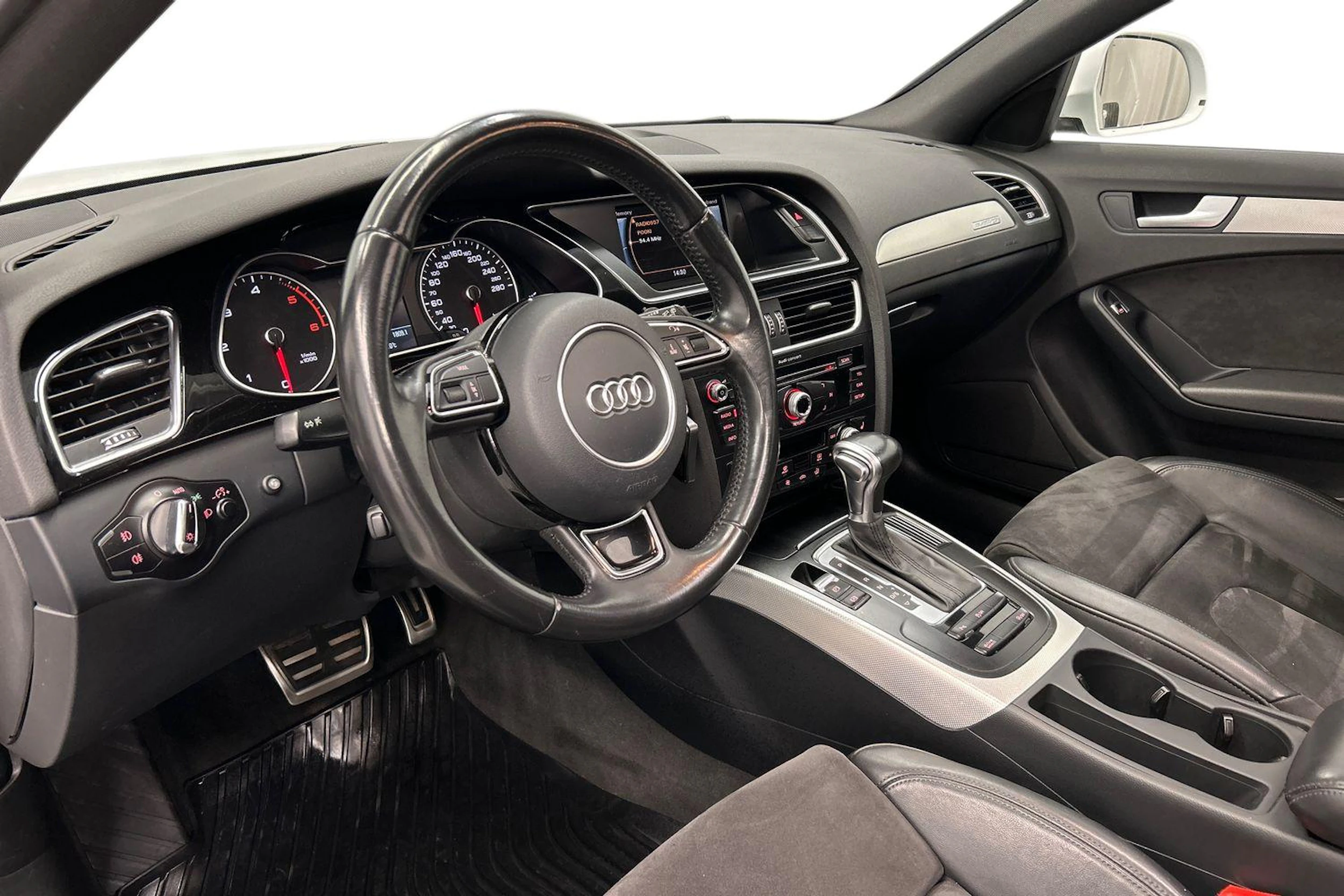 valkoinen Audi A4 allroad quattro 2015 kuva 8.