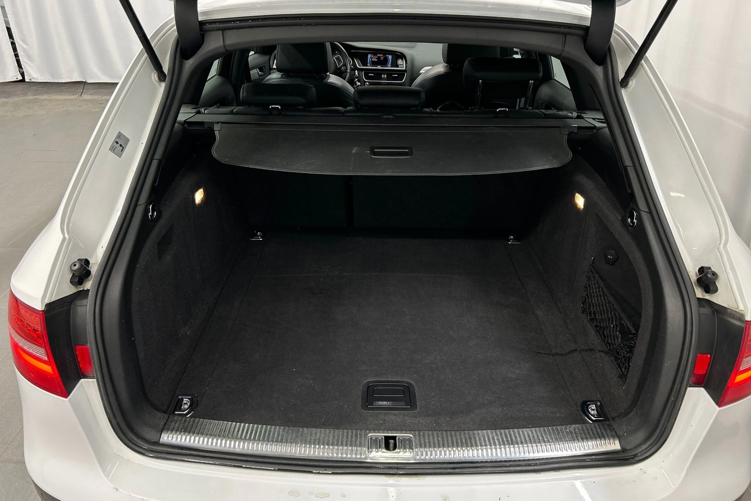 valkoinen Audi A4 allroad quattro 2015 kuva 17.