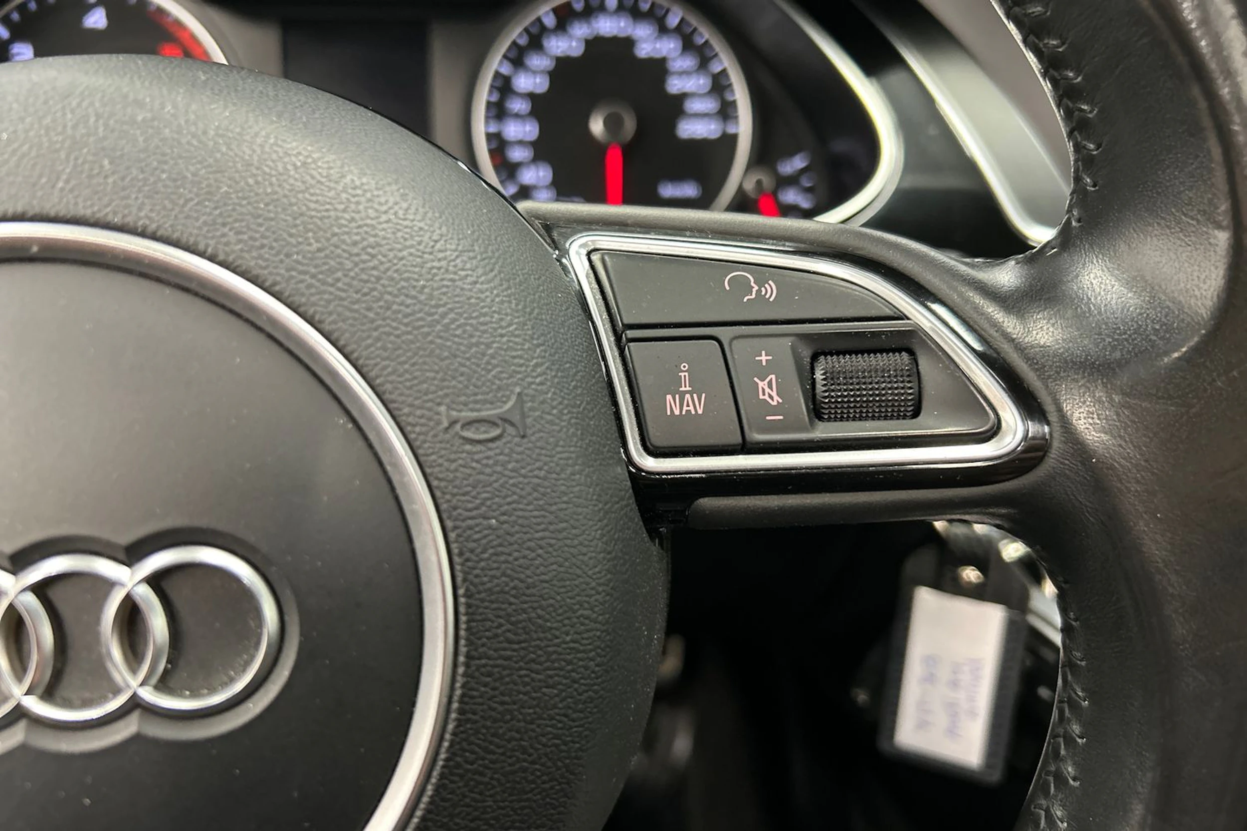 valkoinen Audi A4 allroad quattro 2015 kuva 26.