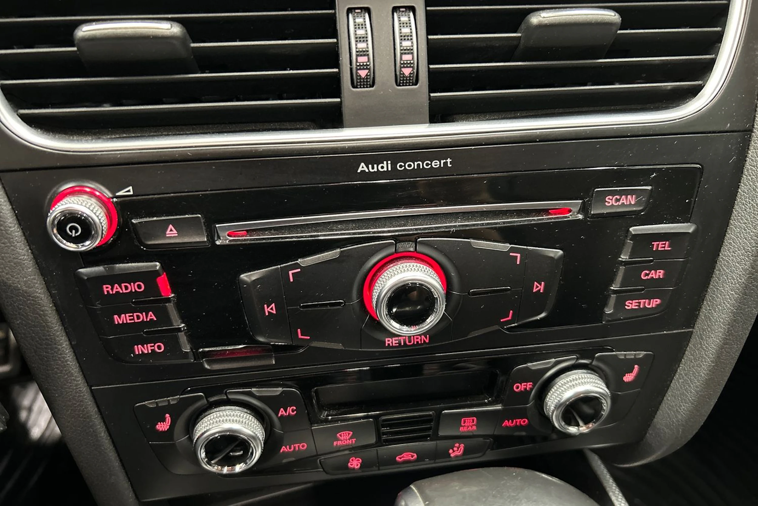 valkoinen Audi A4 allroad quattro 2015 kuva 30.