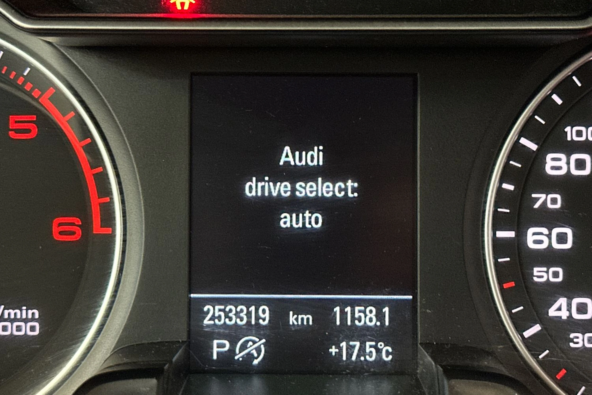hopea Audi A4 allroad quattro 2015 kuva 27.