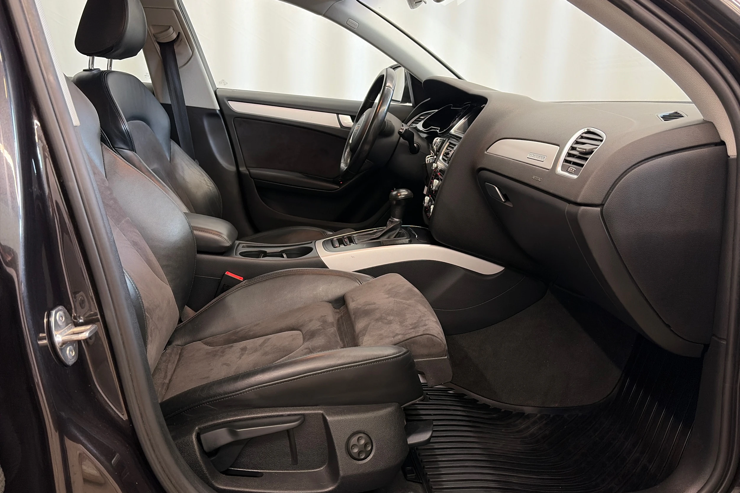 harmaa Audi A4 allroad quattro 2015 kuva 16.