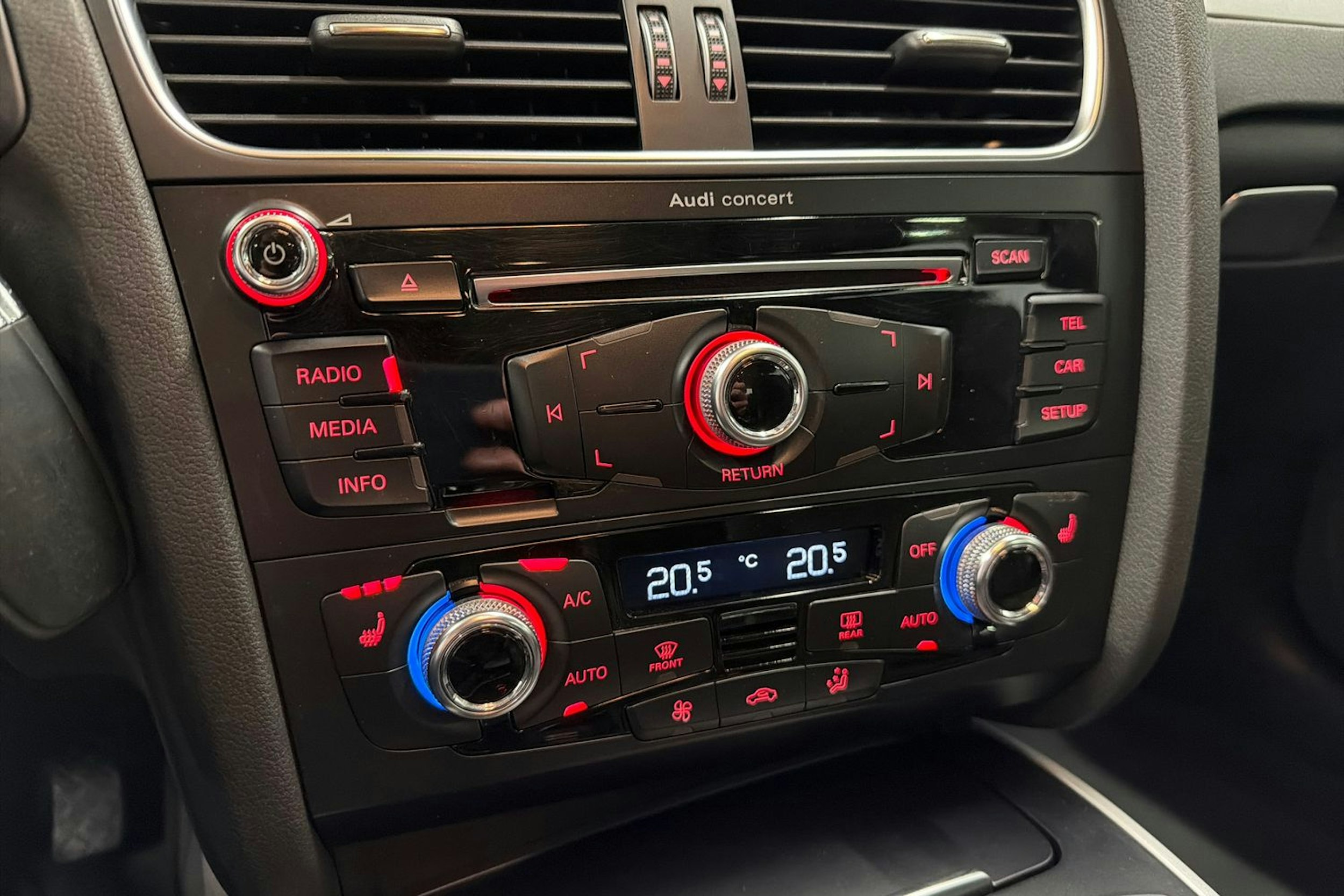 harmaa Audi A4 allroad quattro 2015 kuva 13.